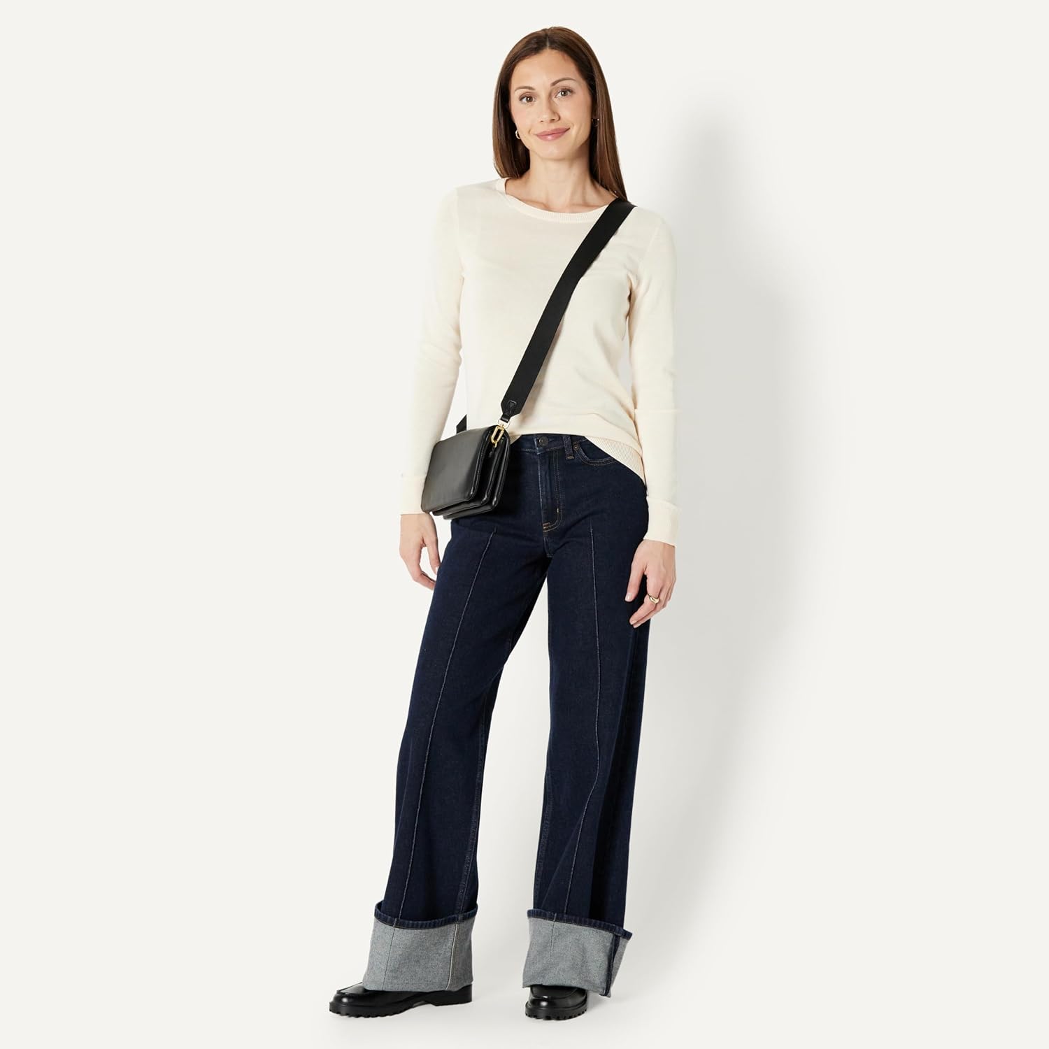 Detalle de Amazon Essentials Women's Lightweight Clutch Crossbody Bag