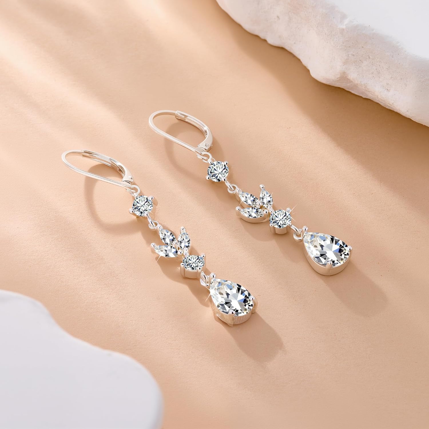 Detalle 1 de Silver Dangle Earrings, 36 mm