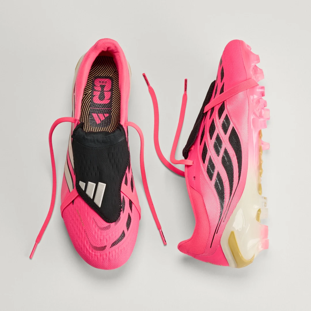 Detalle de Bota de fútbol Predator Pro con lengüeta plegable para césped natural seco – Adidas