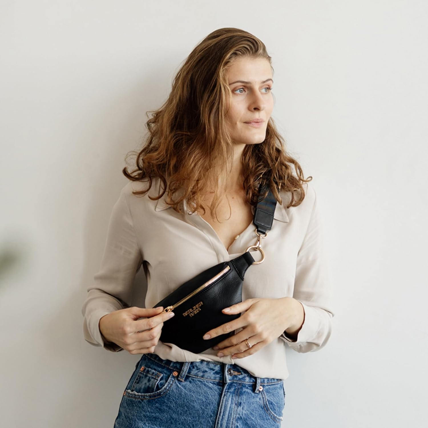 Thumbnail 1 de Berliner Bags Mona : sac banane en cuir avec sangle réglable (noir)