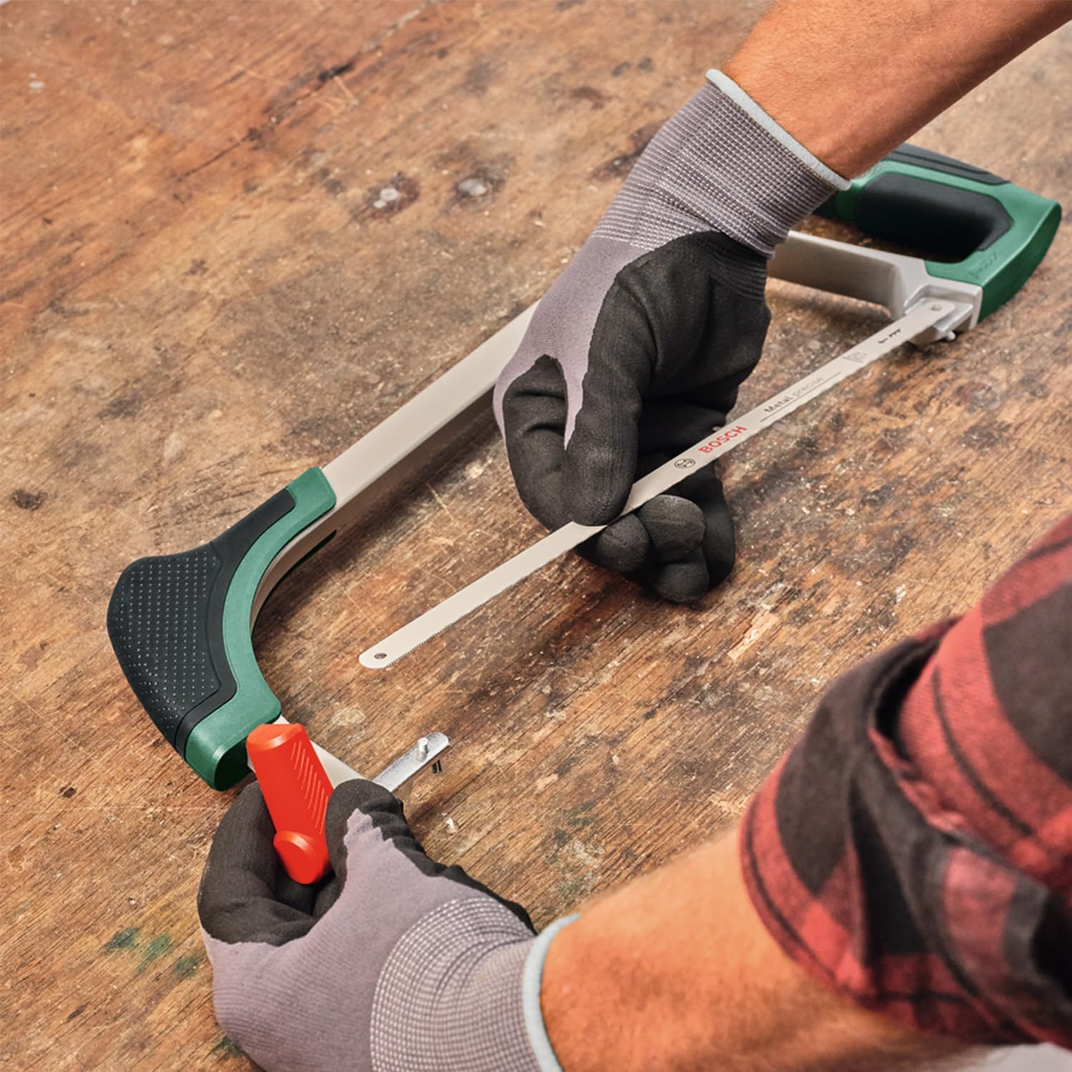 Thumbnail 3 de Bosch seghetto 300 mm con lame extra: impugnatura Softgrip e taglio universale per metallo, legno e plastica