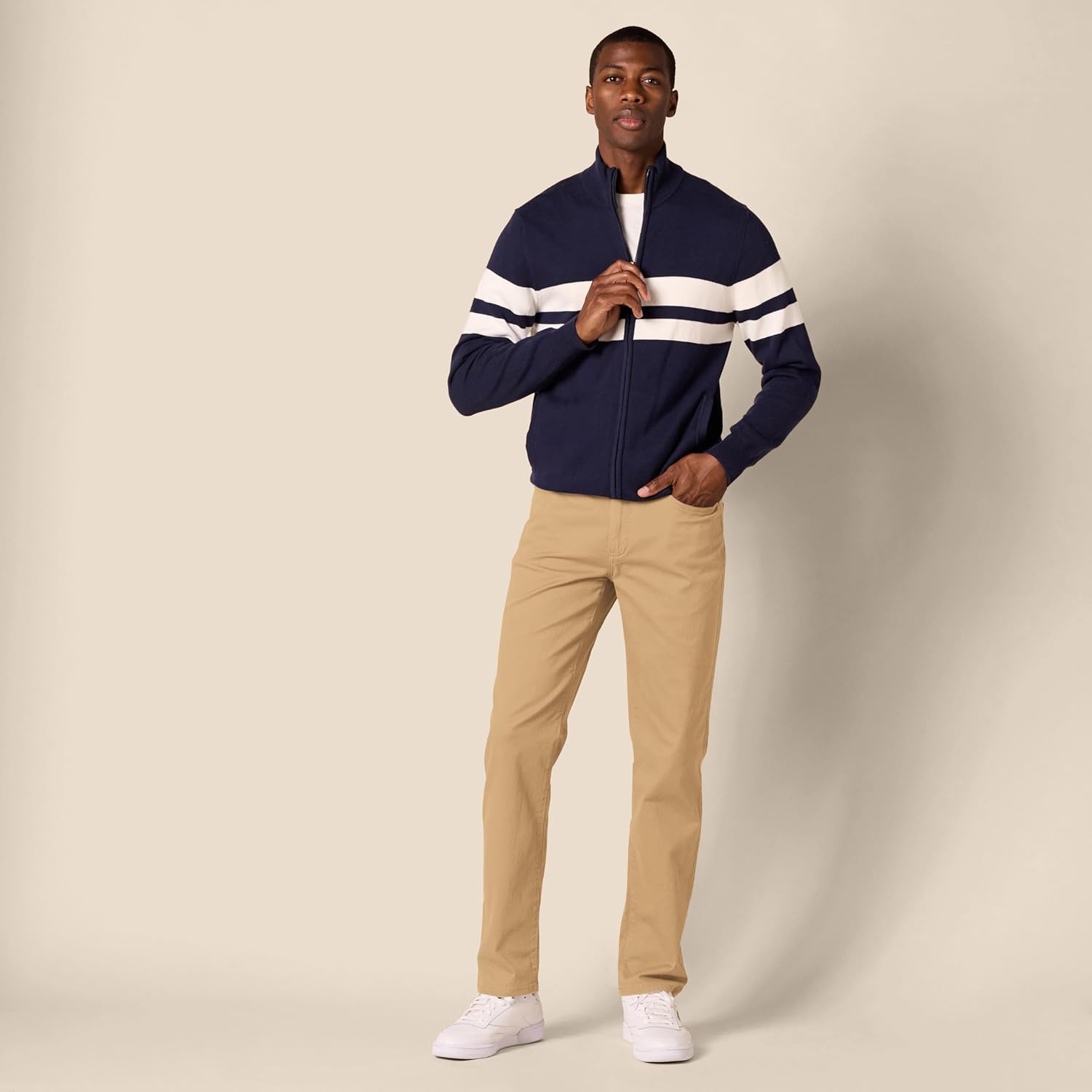 Thumbnail 4 de Amazon Essentials Men’s Straight-Fit 5-Pocket Stretch Twill Trousers