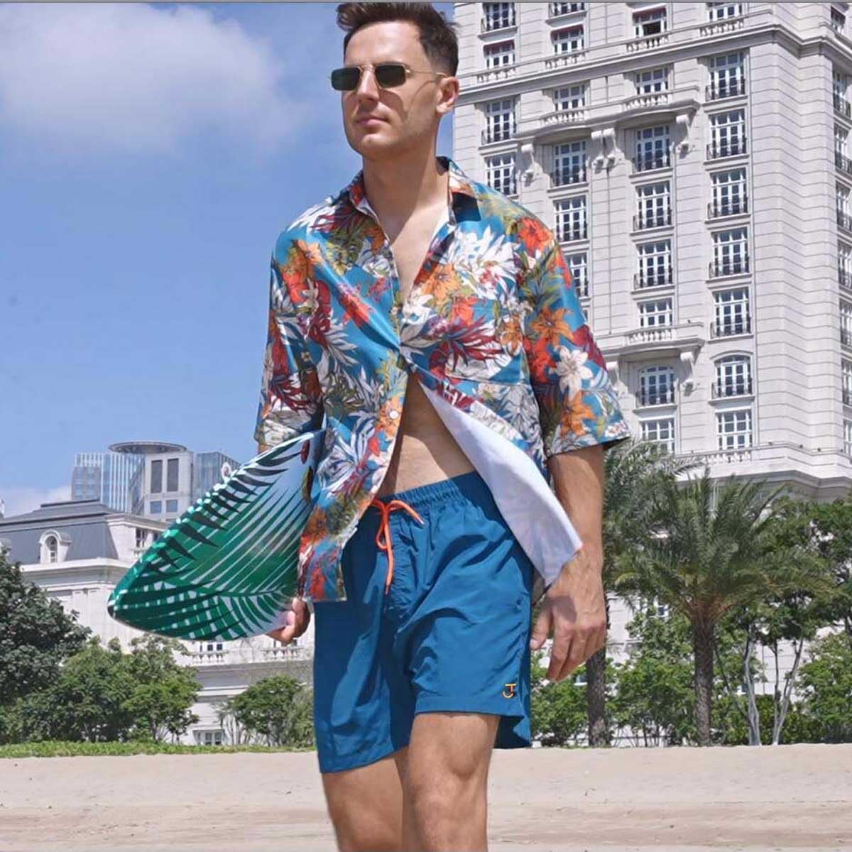 Detalle de JustSun Men's Swim Shorts with Zip Pockets and Mesh Lining