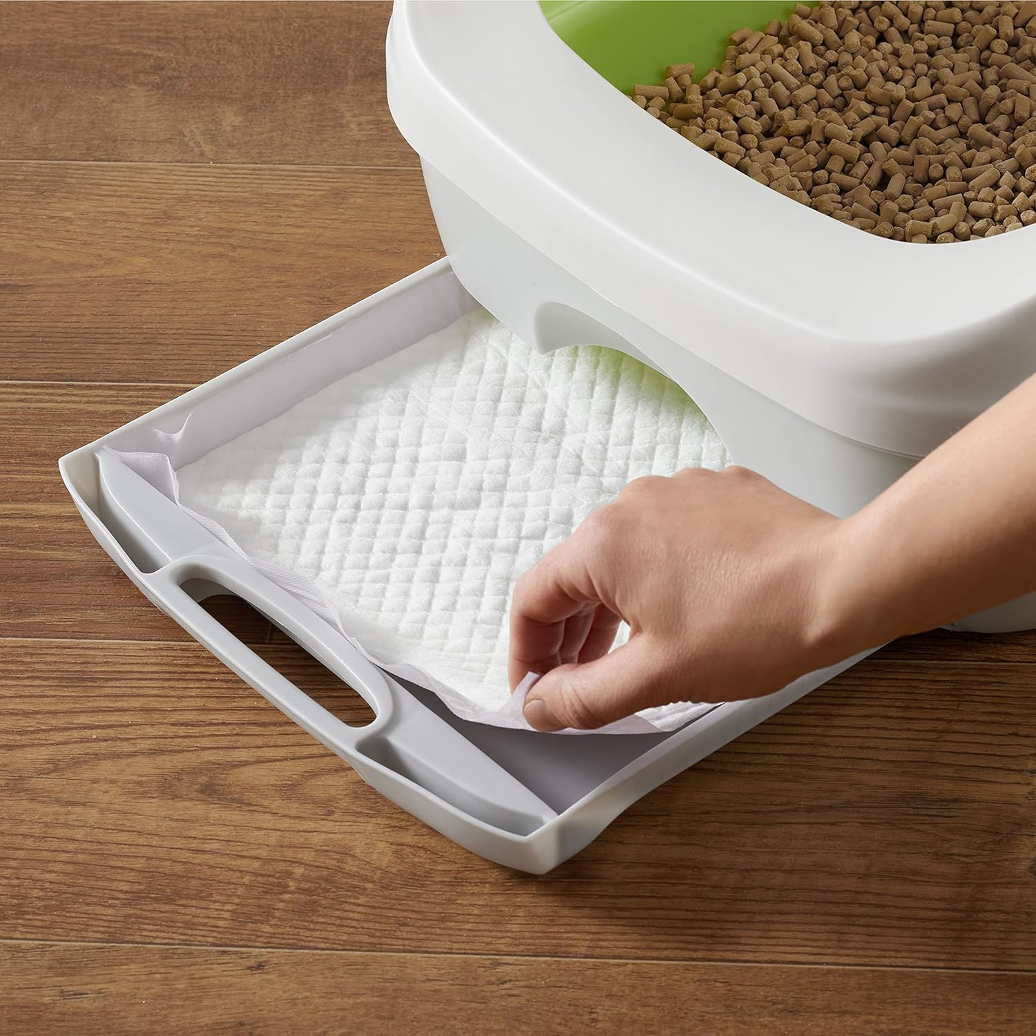 Detalle 2 de Amazon Basics Fresh Scent Cat Litter Pads — 100 Pack (Universal Fit) for Litter Boxes and Carriers