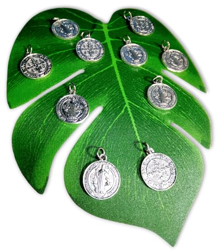 Detalle 2 de WORLD GOBLINS Artisans: 10 Medallas de San Benito en Plata 17mm con Bolsa de Yute (Fabricadas en España)