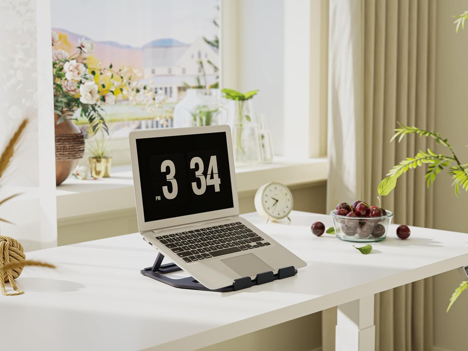 Thumbnail 5 de Amazon Basics Foldable aluminium stand for portable PCs (up to 13 inch) – black