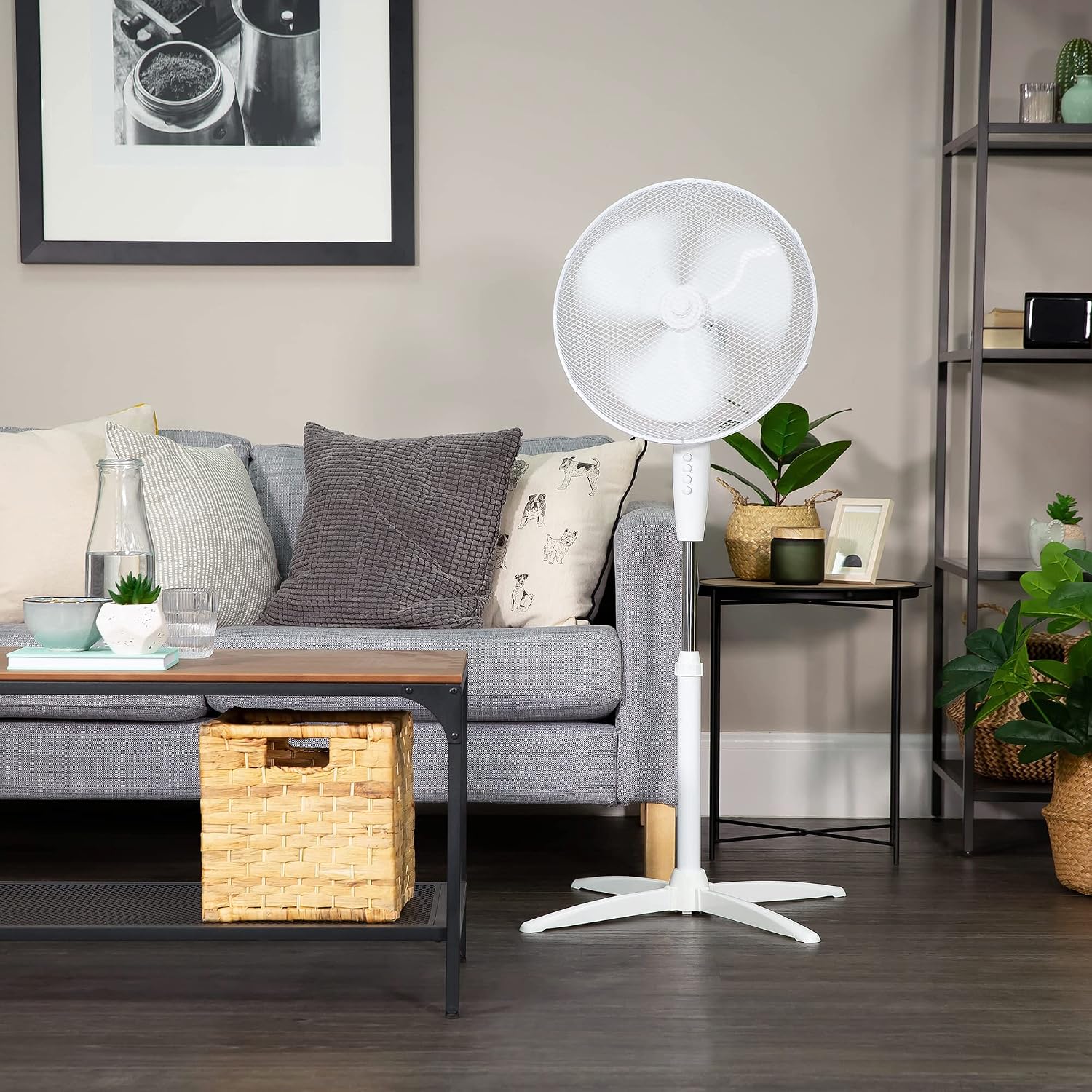 Detalle 2 de Russell Hobbs RHPPF1621 16 Inch lightweight pedestal fan with 3 speeds and adjustable height