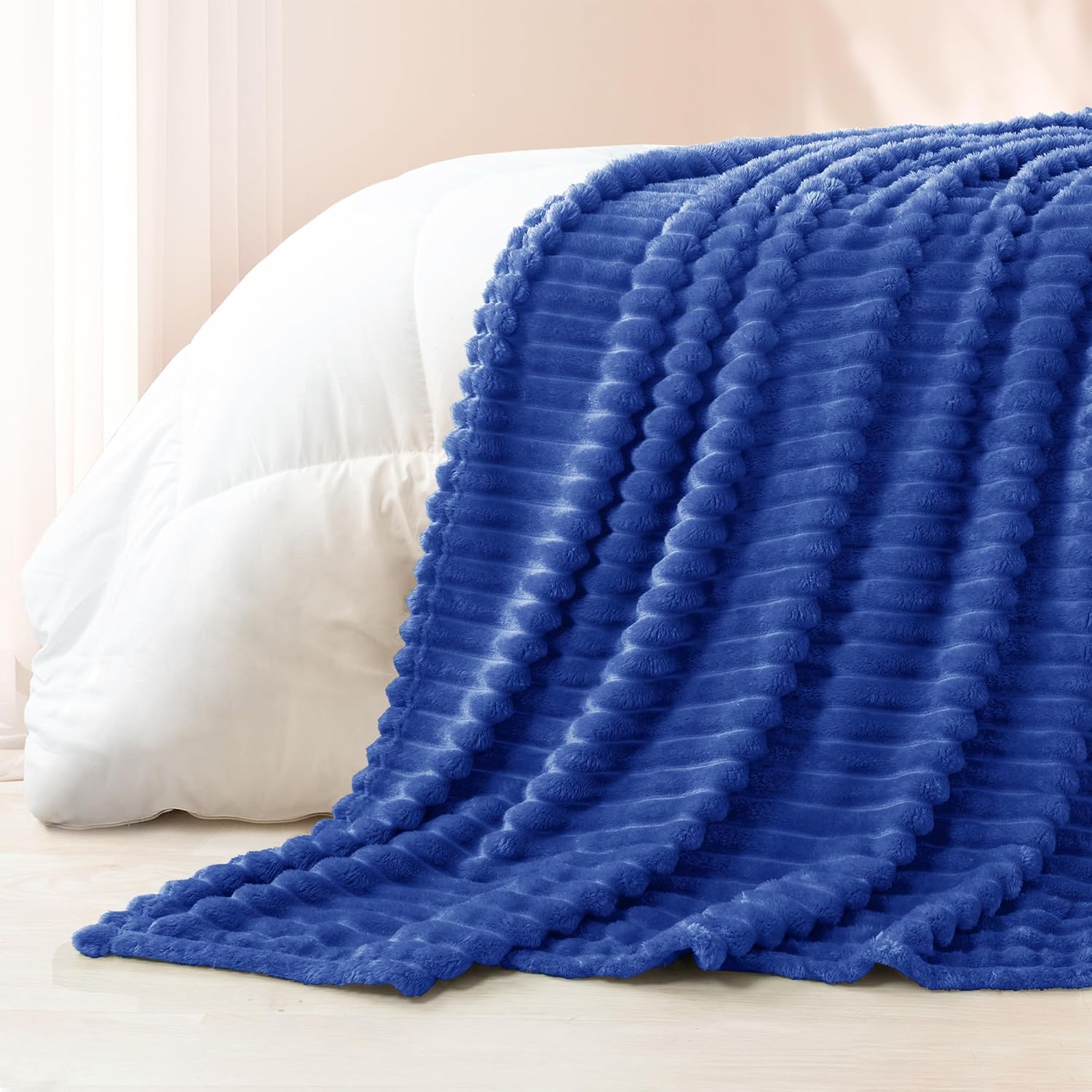 Detalle 2 de Exclusivo Striped Fleece Throw Blanket, 50" x 60