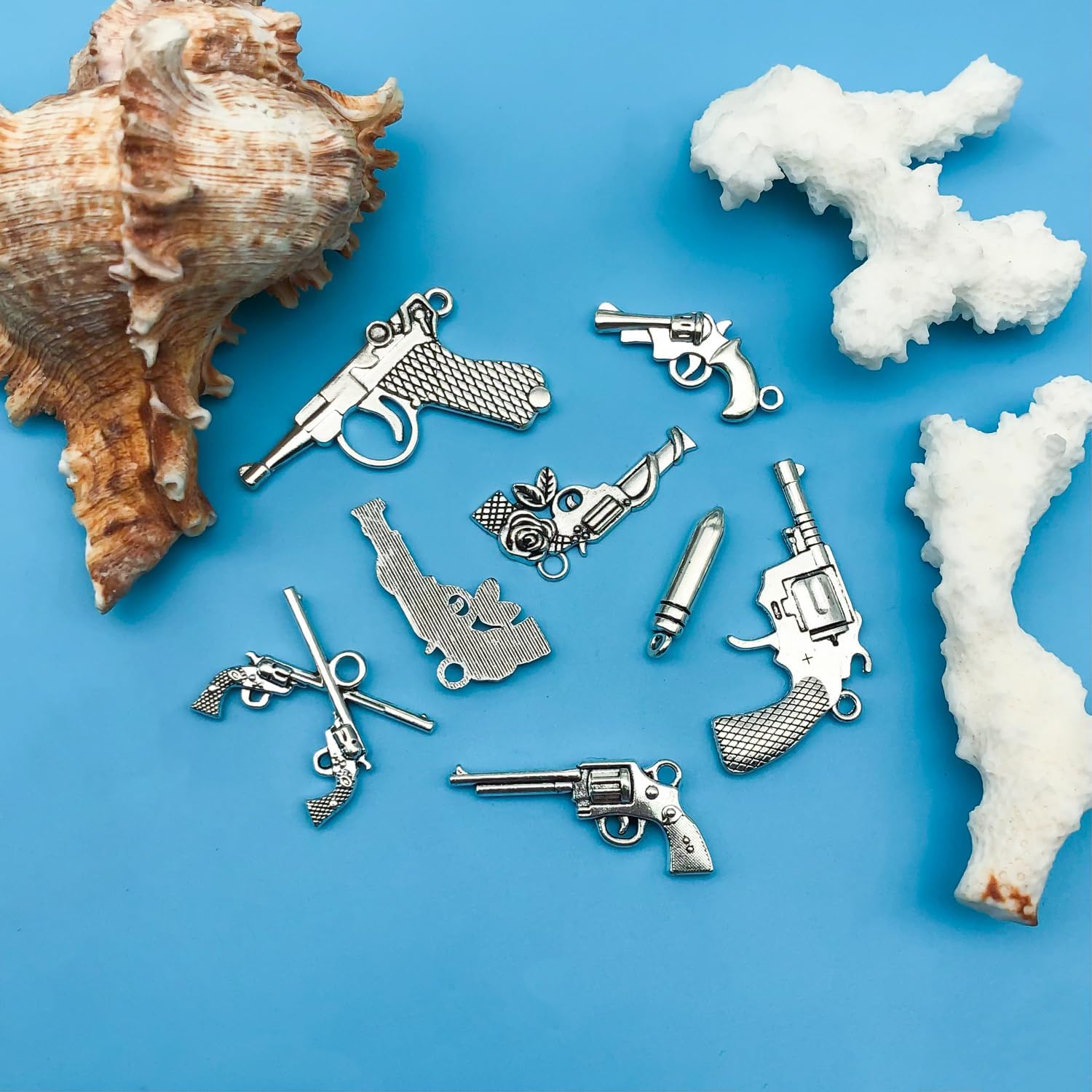 Detalle de Youdiyla Alloy Pendant Charms 44-Piece Set