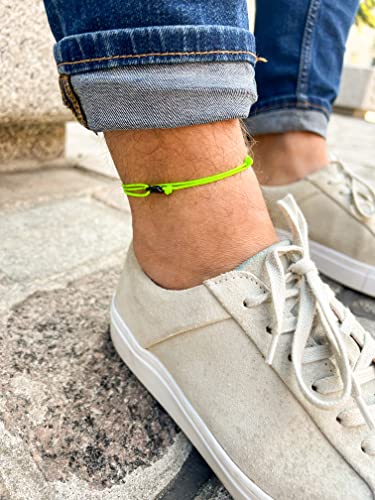 Detalle 2 de Made by Nami Bracelet de Cheville Fin avec Fermoir Mousqueton – Vert Fluor Noir, Étanche & Ajustable