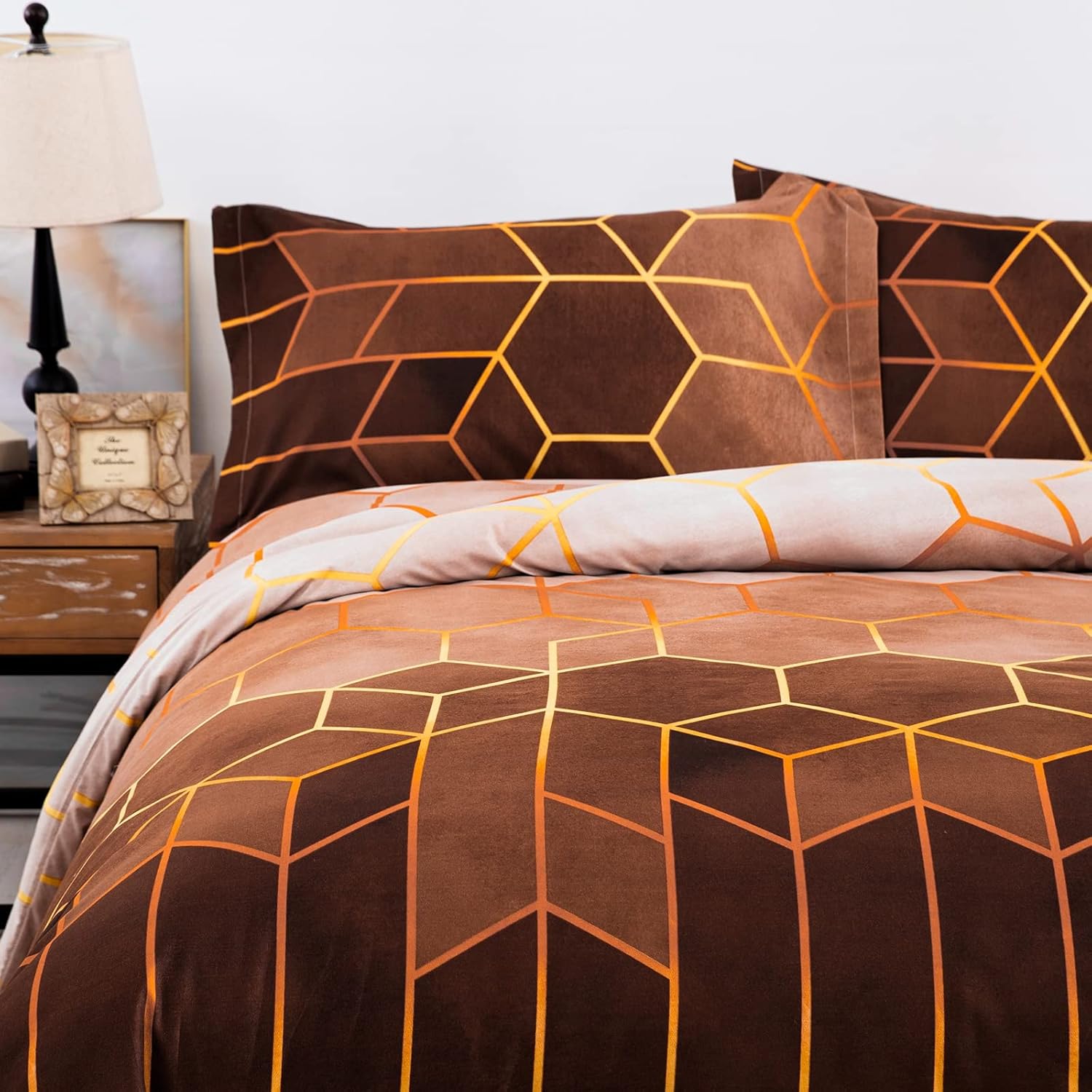Thumbnail 2 de DJY Brown Geometric Duvet Cover Set (King, 220 x 230cm) – Reversible Golden Stripes, Zip Closure
