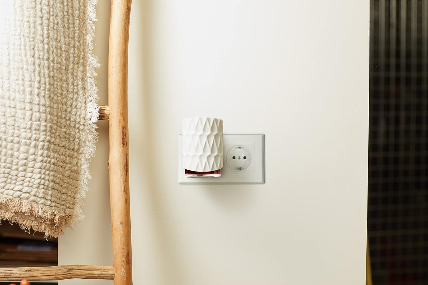 Detalle de Yankee Candle Kit de démarrage Scent Plug Cerise noire — Parfum d’intérieur sans flamme