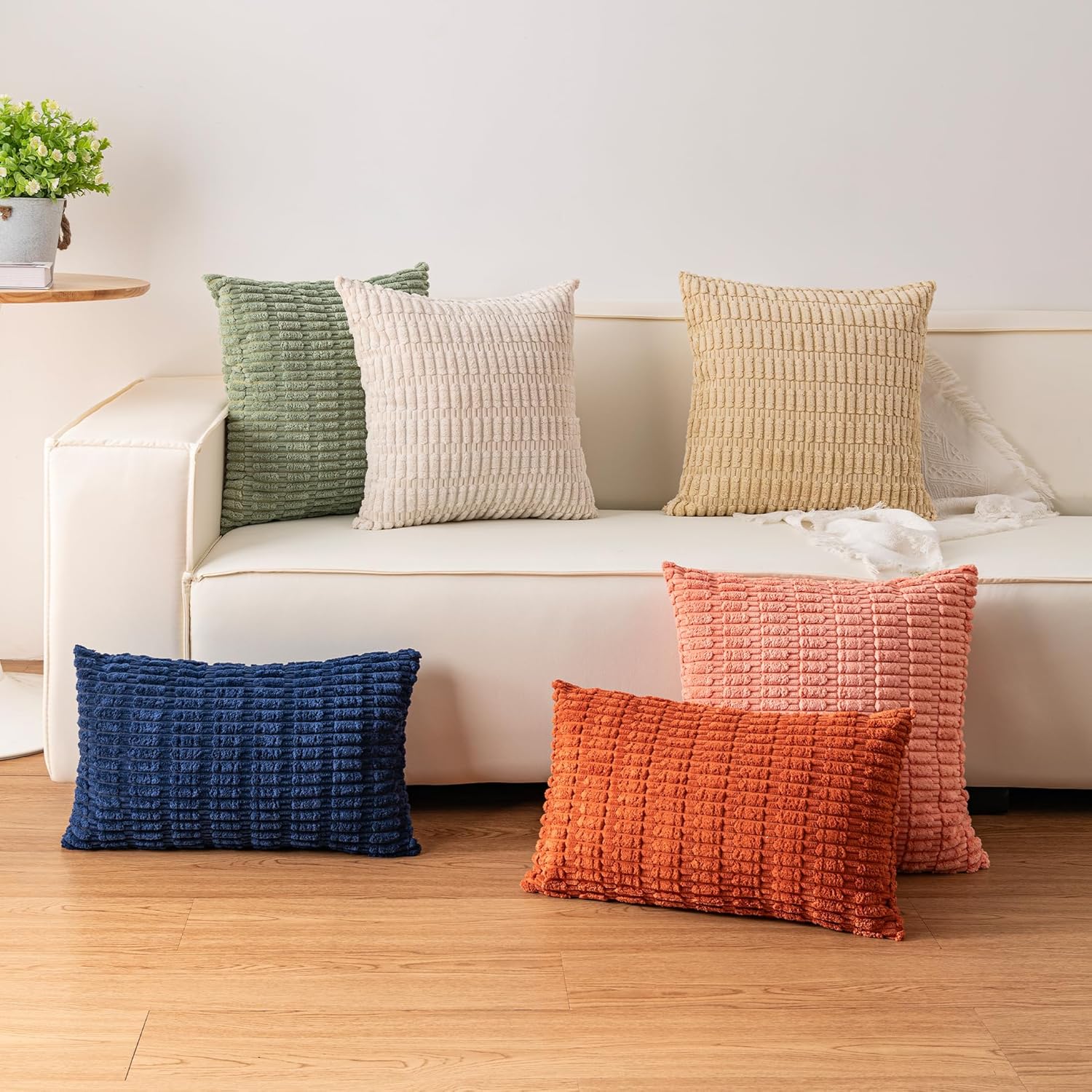 Detalle 2 de Aegero 18x18 Corduroy Pillow Covers Pack 🛋