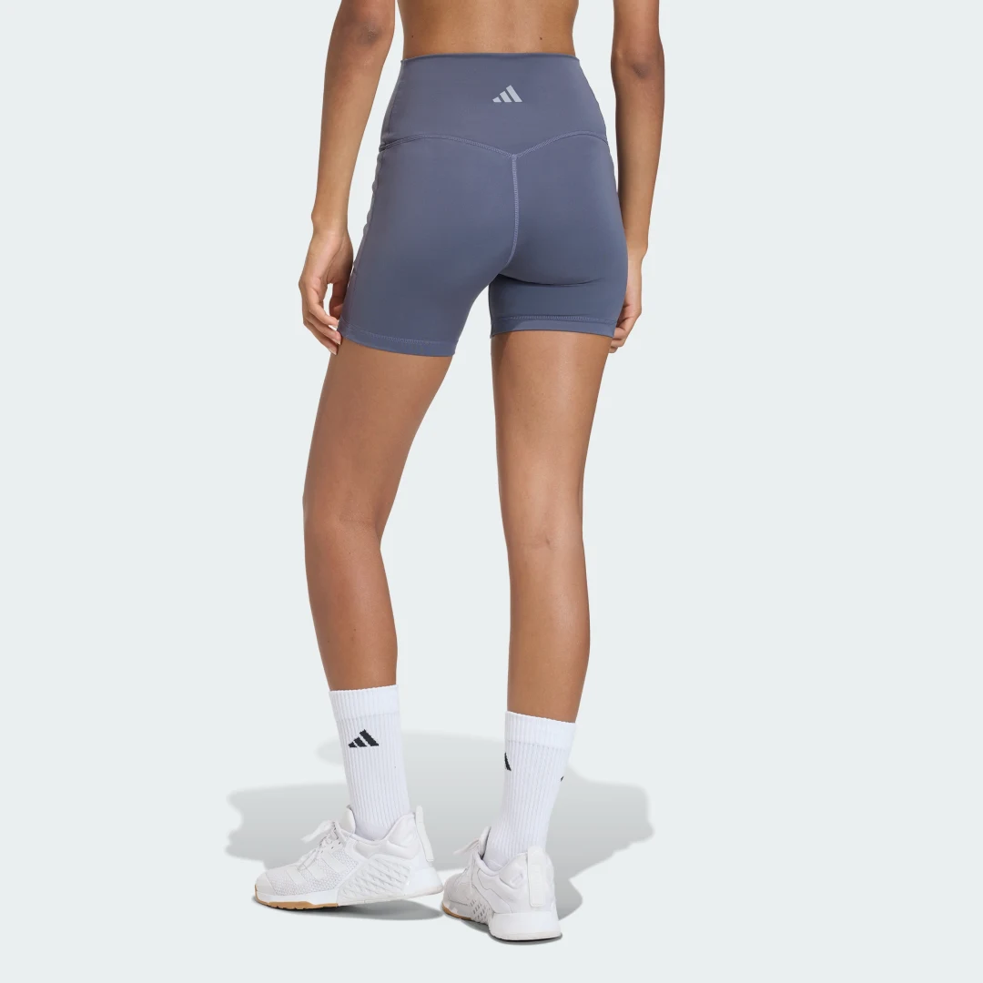Detalle 2 de Mallas muy cortas 3 Stripes Studio All Me de Adidas – Gris