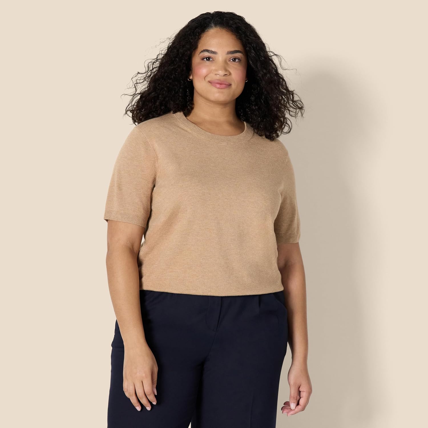 Detalle de Amazon Essentials Women's Regular-Fit Short Sleeve Crewneck Pullover Sweater Top