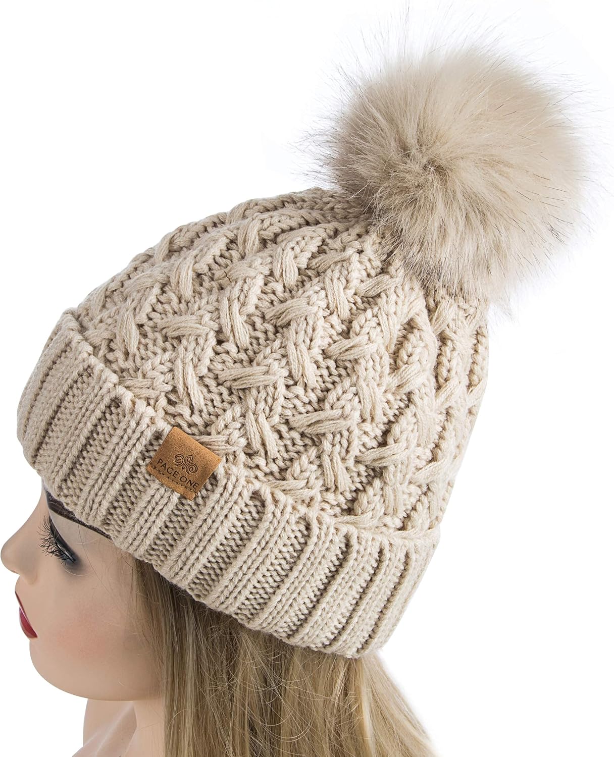 Detalle de PAGE ONE Women's Beanie 100% Acrylic
