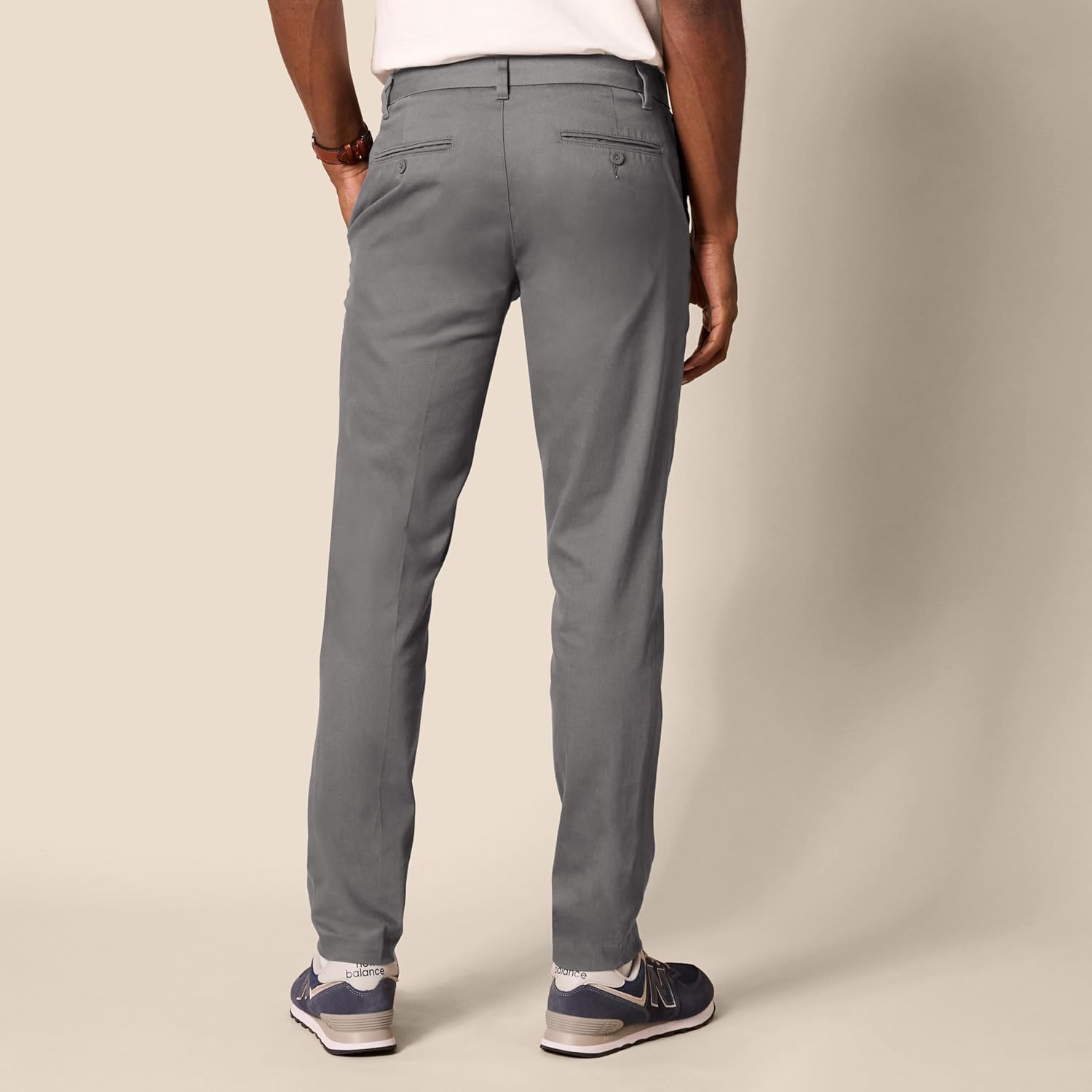 Thumbnail 1 de Amazon Essentials Men's Slim-Fit Wrinkle-Resistant Flat-Front Stretch Chino Trousers