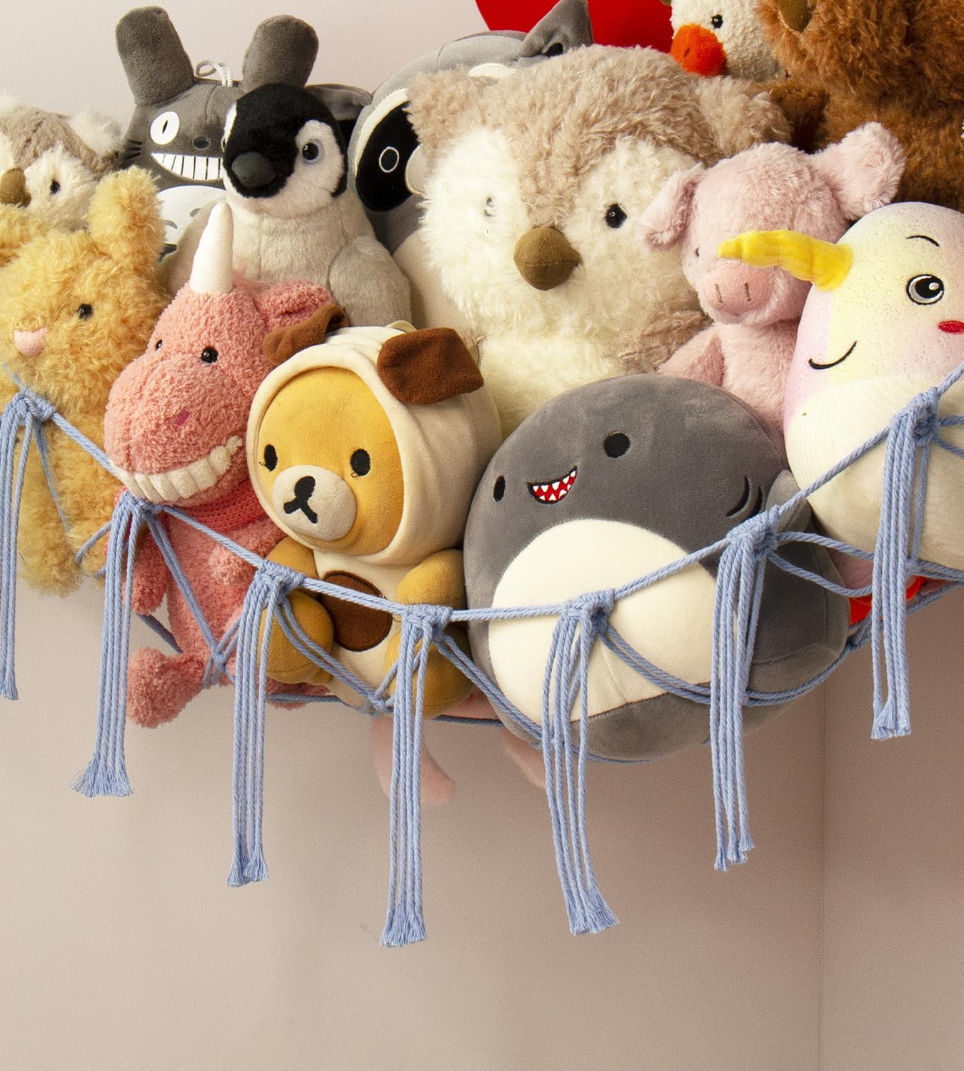 Detalle de Teddy Hammock Toy Storage: A practical, charming stuffed animal organiser