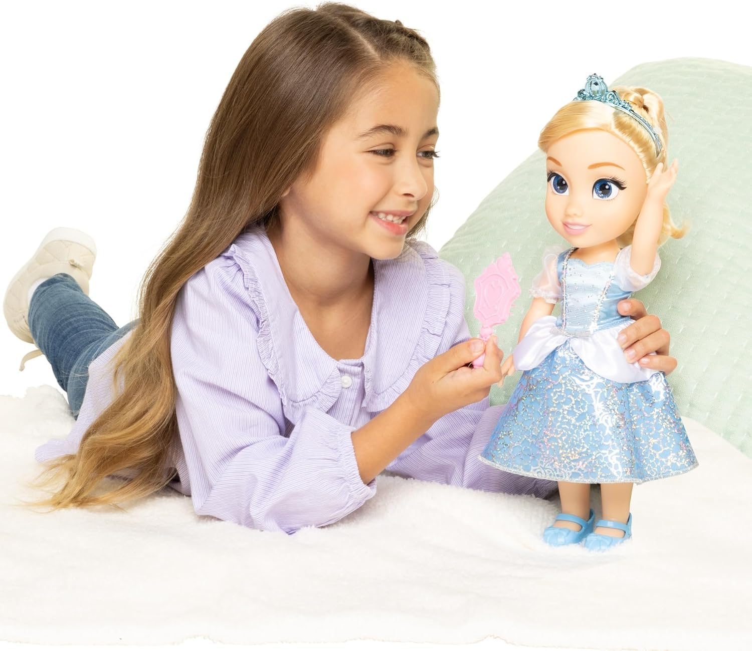 Detalle 2 de Disney Princess 230144 – lalka Kopciuszek 35 cm z platynową spódnicą holofoil