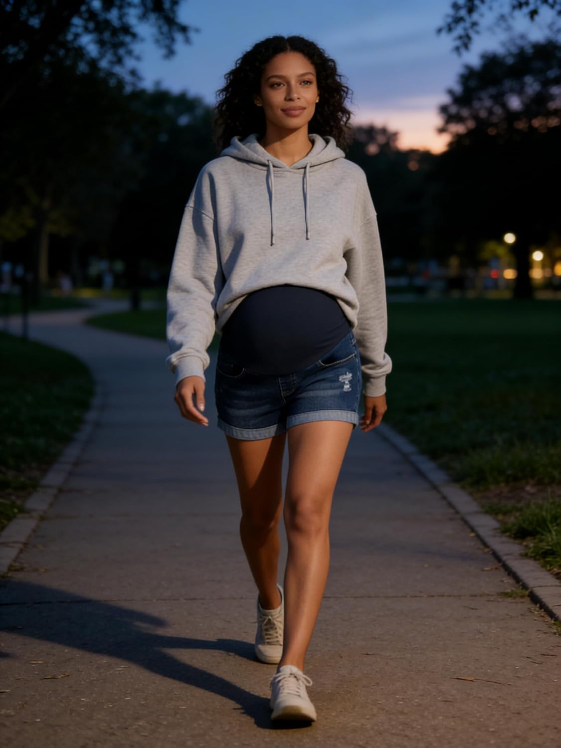 Detalle 2 de PACBREEZE Maternity Jean Shorts, Denim