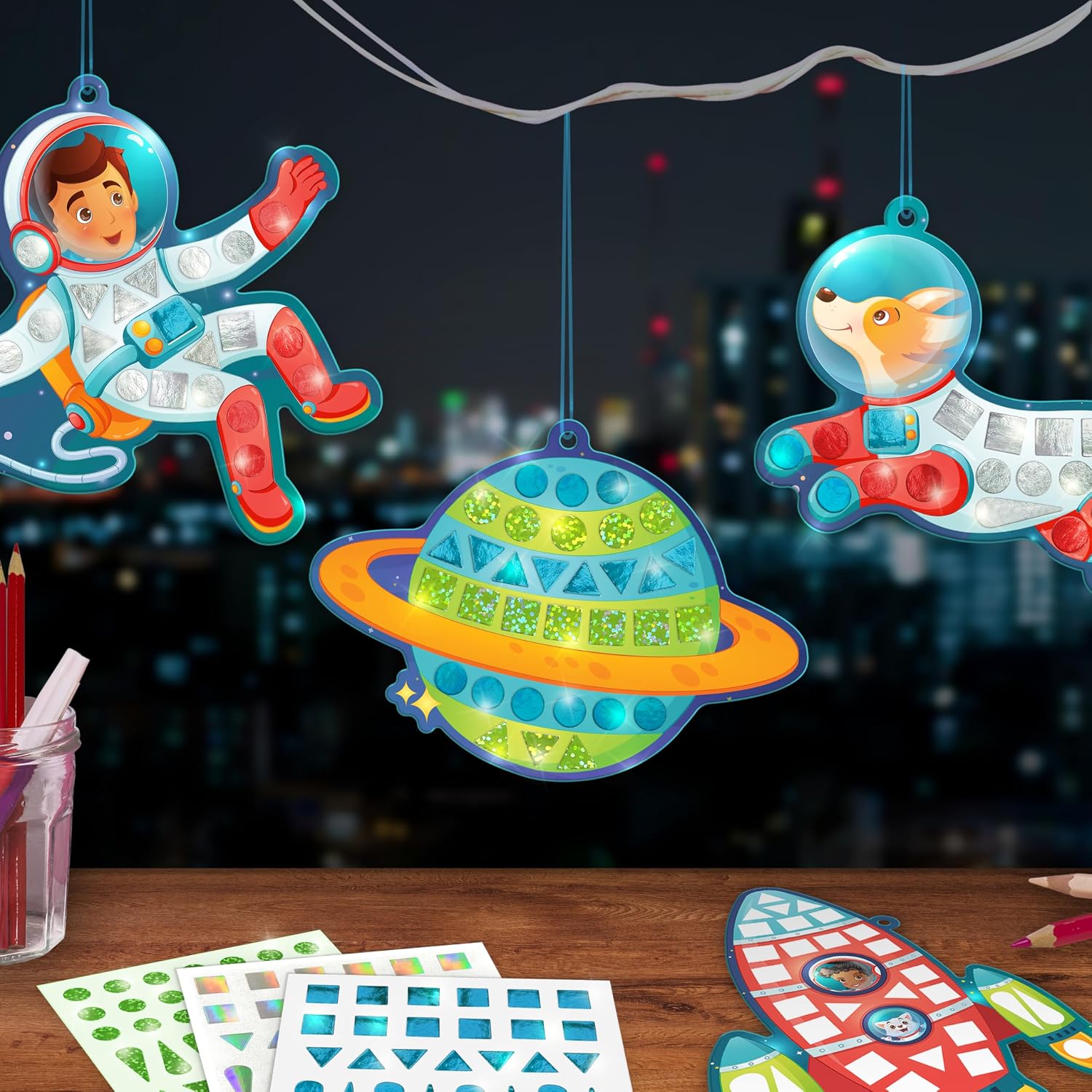 Detalle de Imagimake Space Mosaic Craft Kit with 5 Templates