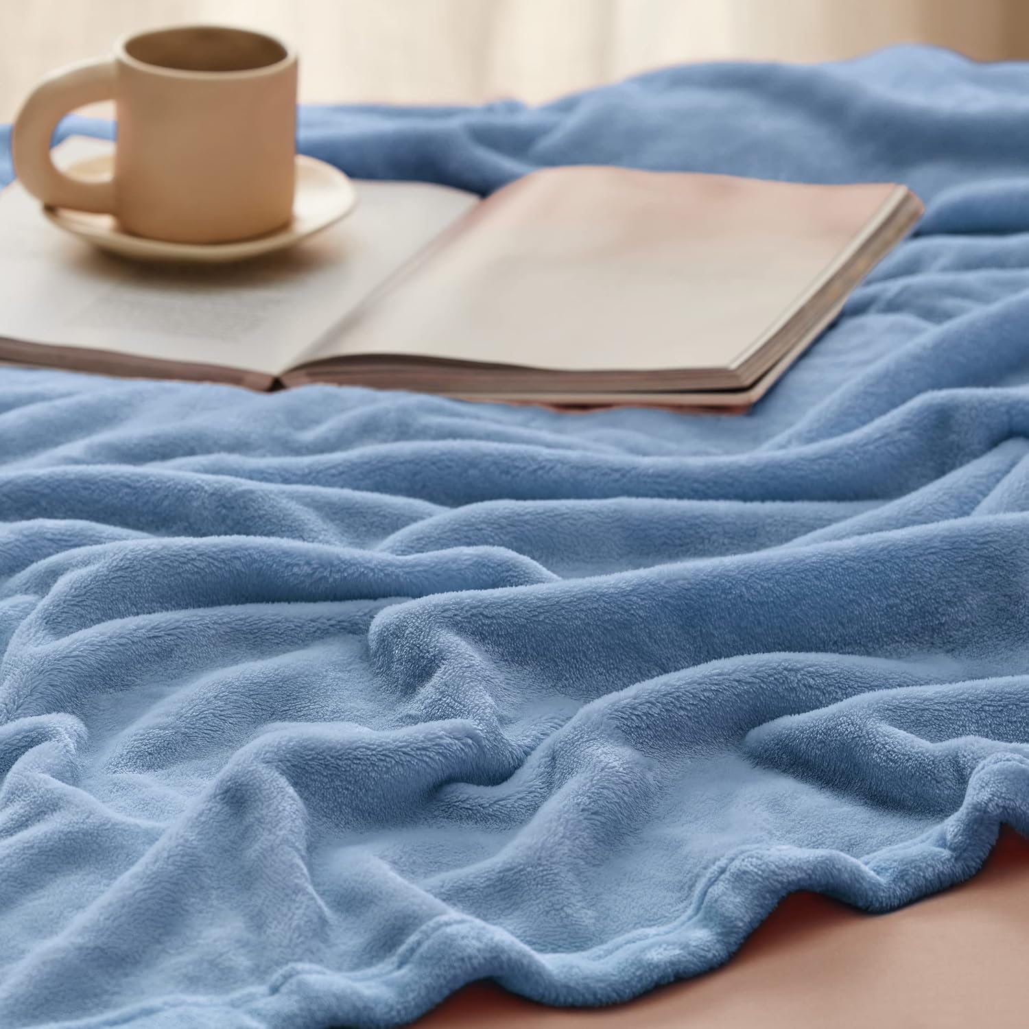 Detalle 2 de Bedsure Kuscheldecke 150x200cm Flauschig 🛋