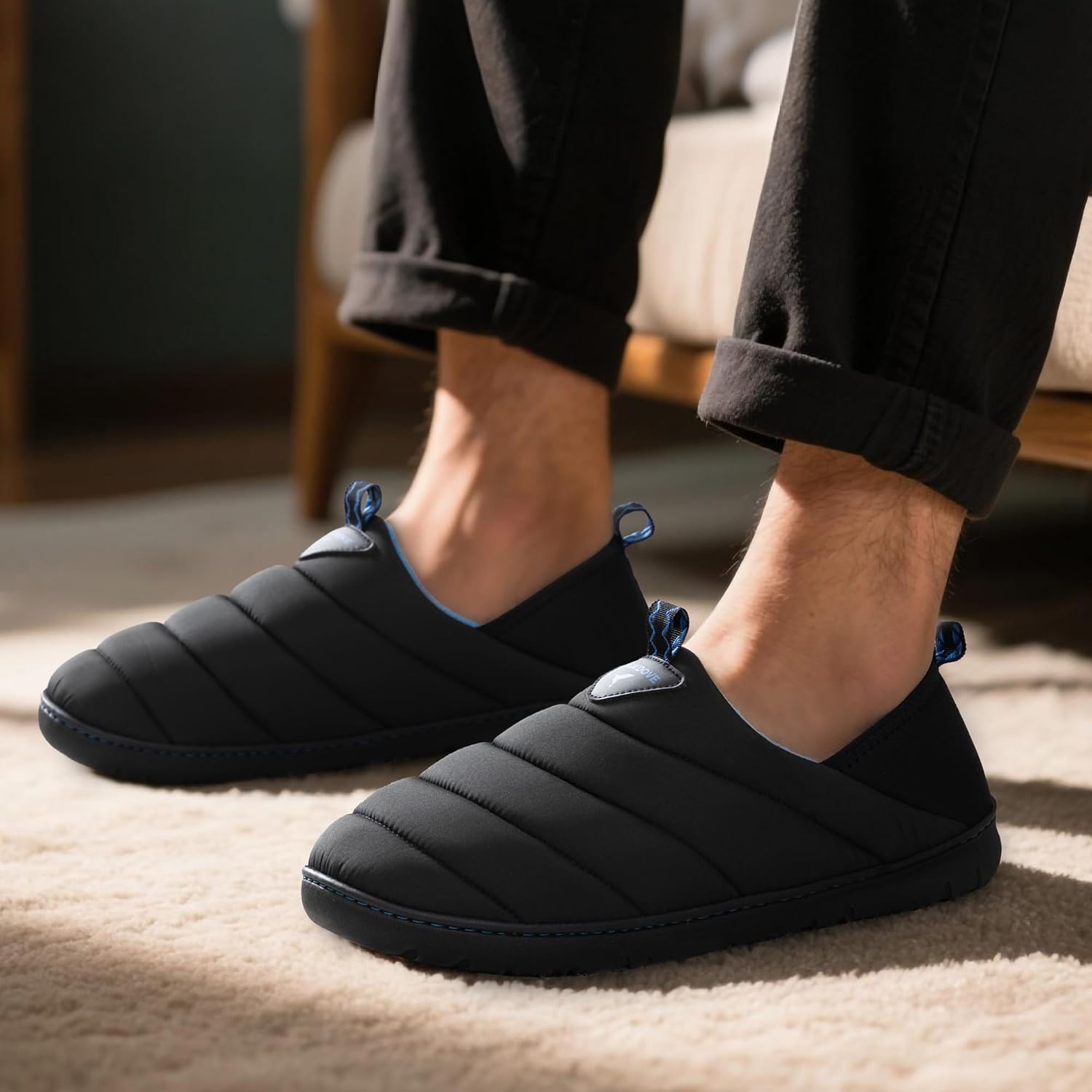 Detalle 2 de RockDove Men's Pufflite Two-Tone Quilted Loafer Slipper with Indoor/Outdoor Sole