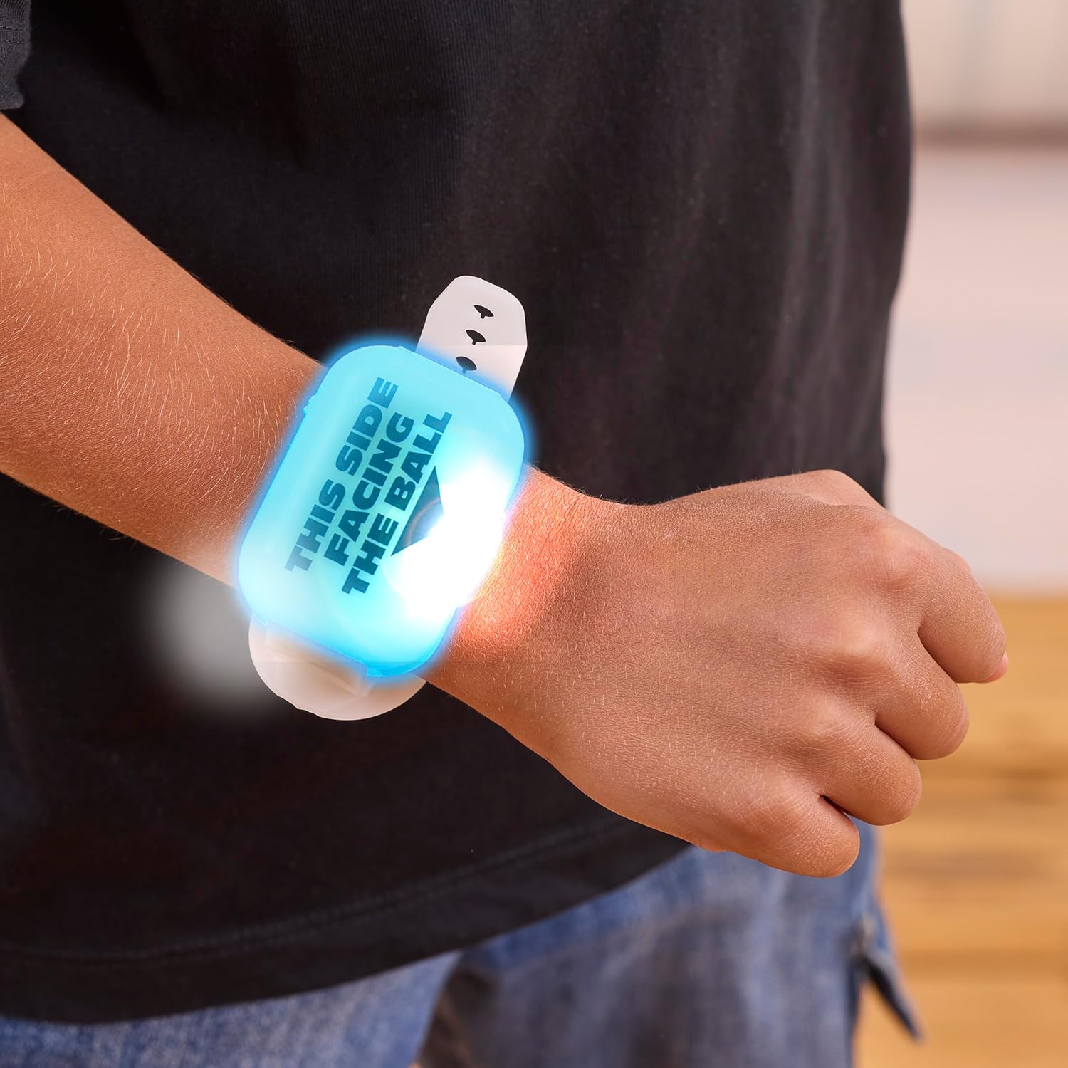 Thumbnail 6 de Glow Ball – Colour Changing Soft Ball with 3 Interactive Wristbands and 4 Fast-Action Games in 1