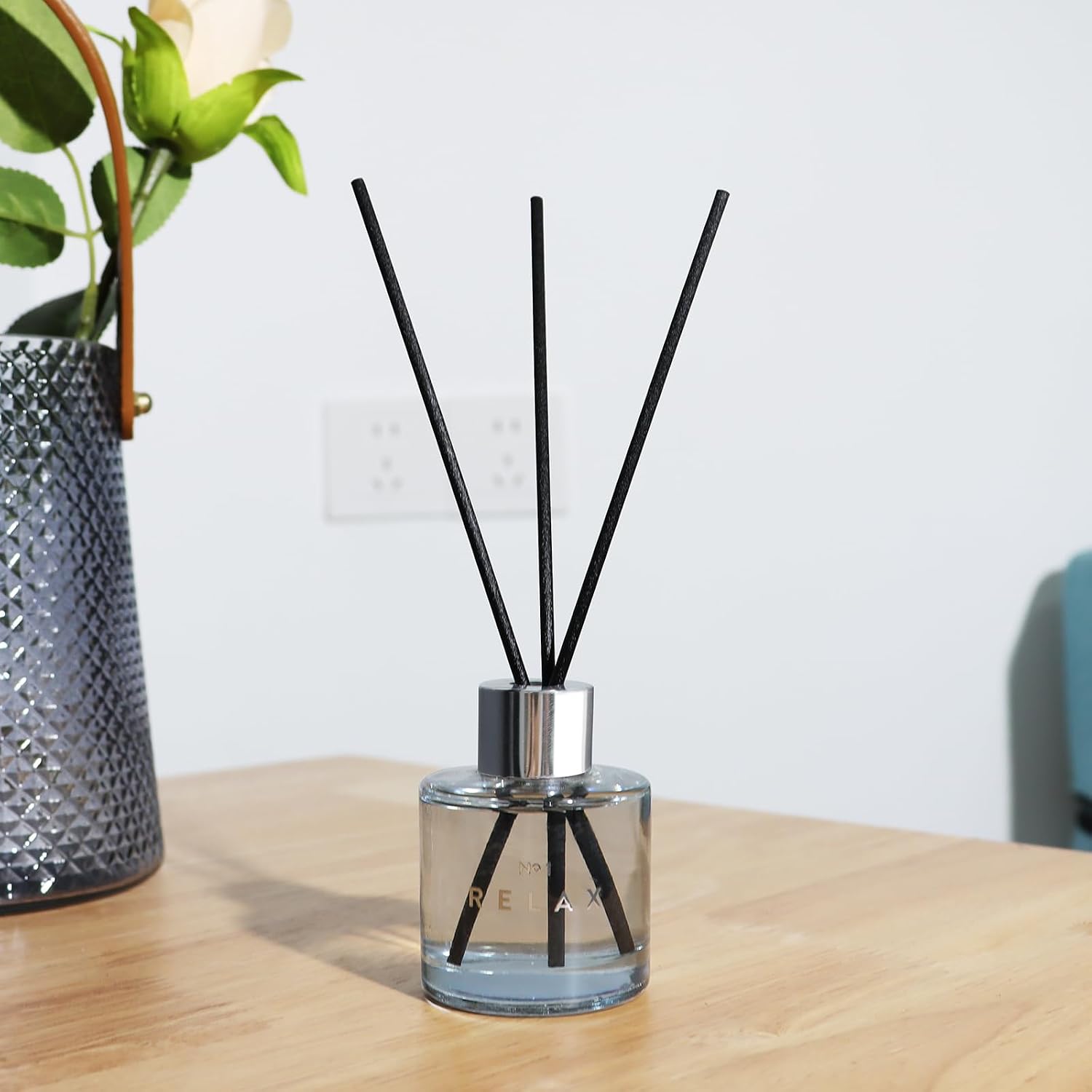 Detalle de Set di diffusori di fragranze a giunco da 50 ml (3 pezzi) con lavanda, gelsomino e fresia