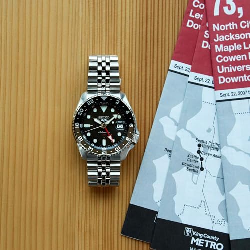 Detalle de Seiko 5 Estilo Deportivo UVA Negra 5kx (SSK001K1) – reinterpretación SKX
