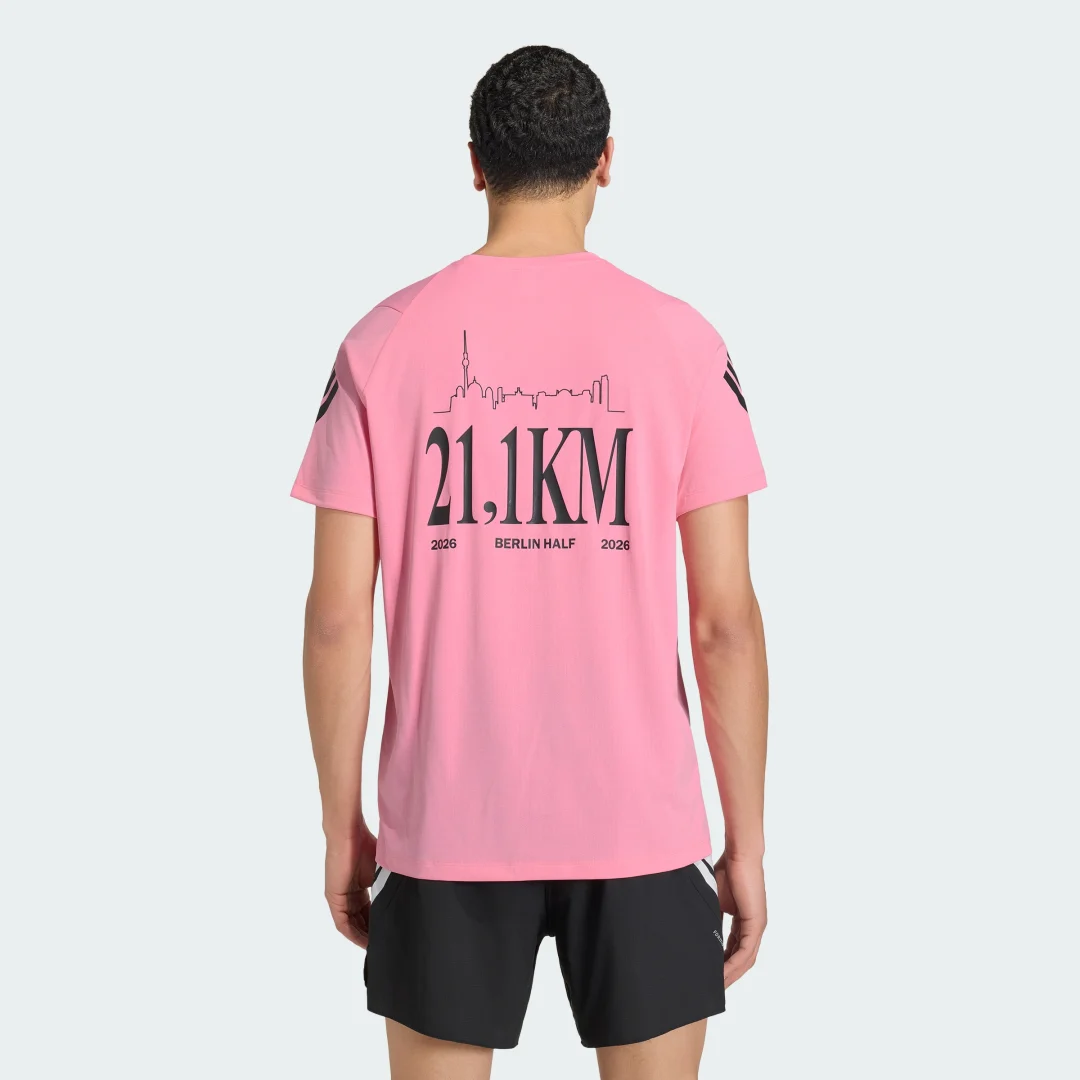 Detalle 2 de BERLIN HALF MARATHON T-SHIRT de Adidas — camiseta rosa para runners