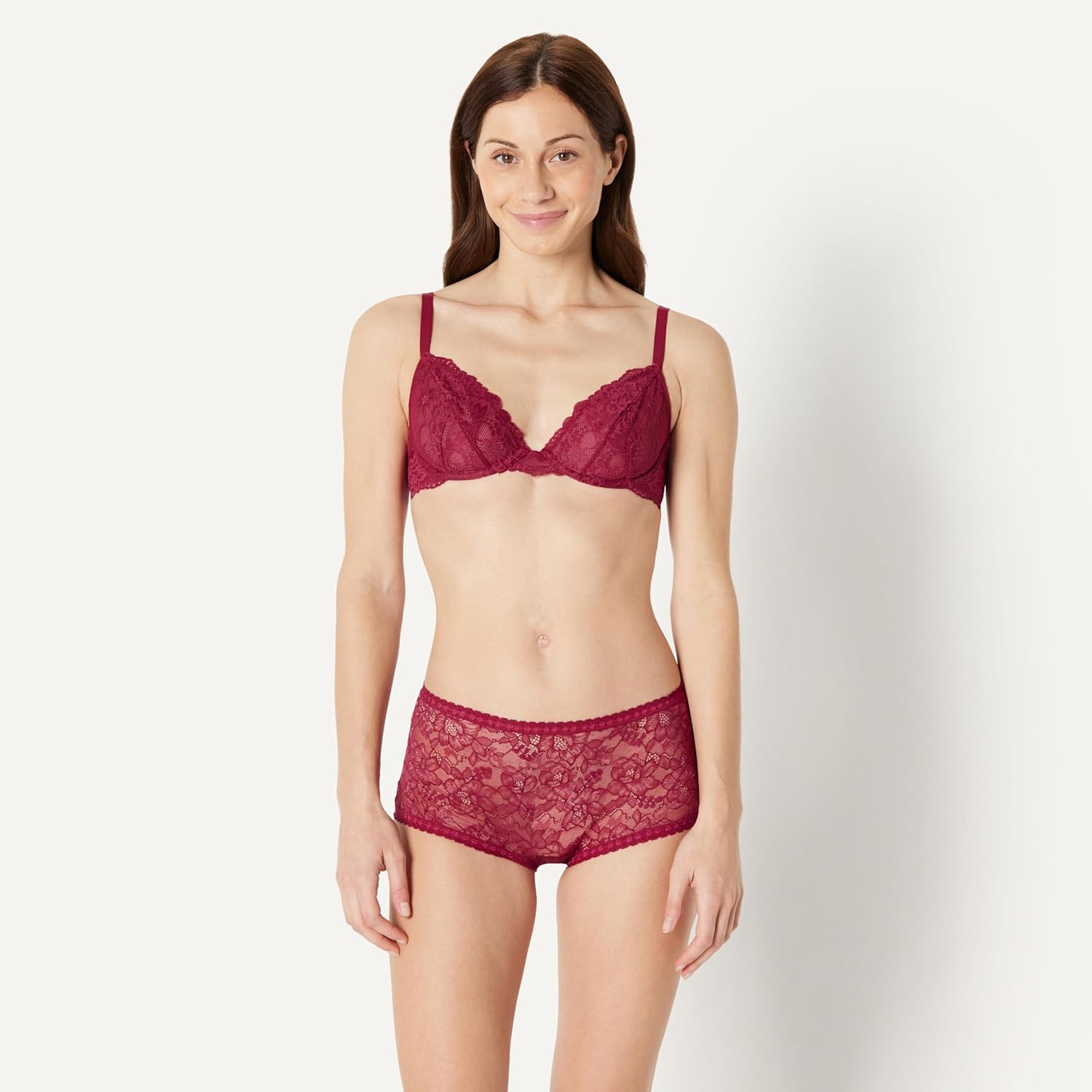 Thumbnail 4 de Amazon Essentials Women’s Stretch Galloon Lace Non-Padded Wired Plunge Bra