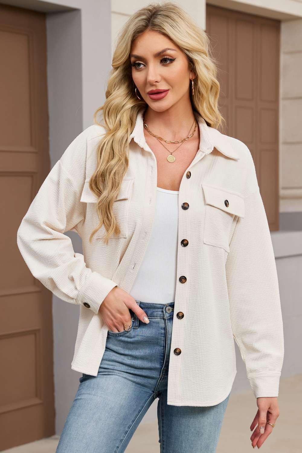 Detalle 2 de Pawate Cordhemd Damen Lang – Elegante Cordbluse mit Oversize-Passform und Bogensaum