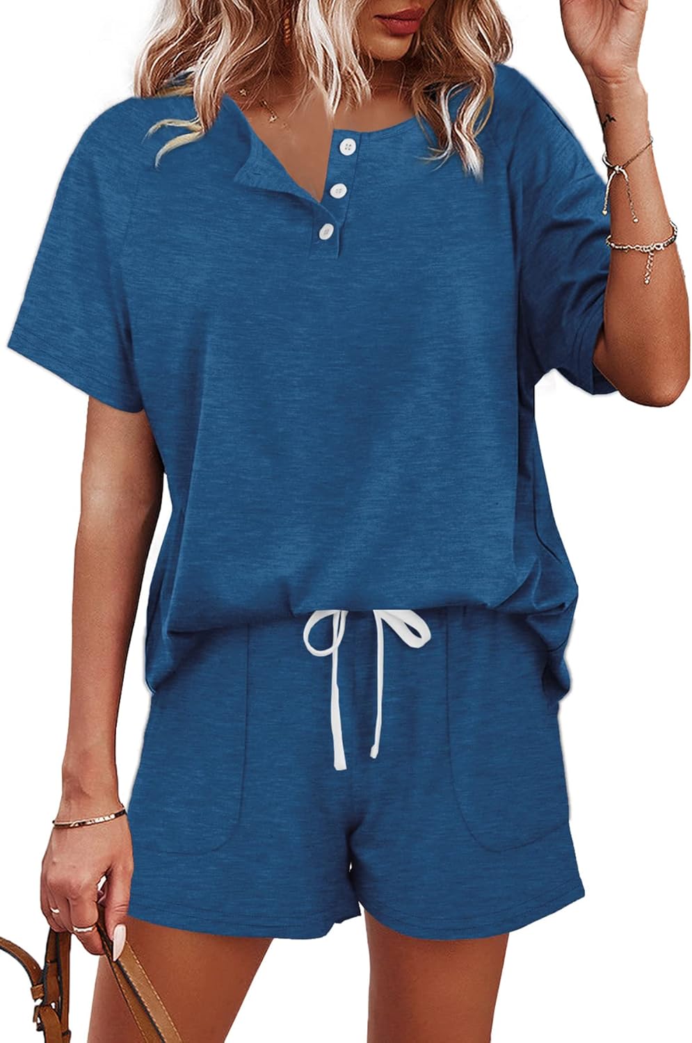 Detalle de WIHOLL Two-Piece Lounge Set for Women: Button-Down Top and Drawstring Shorts with Pockets