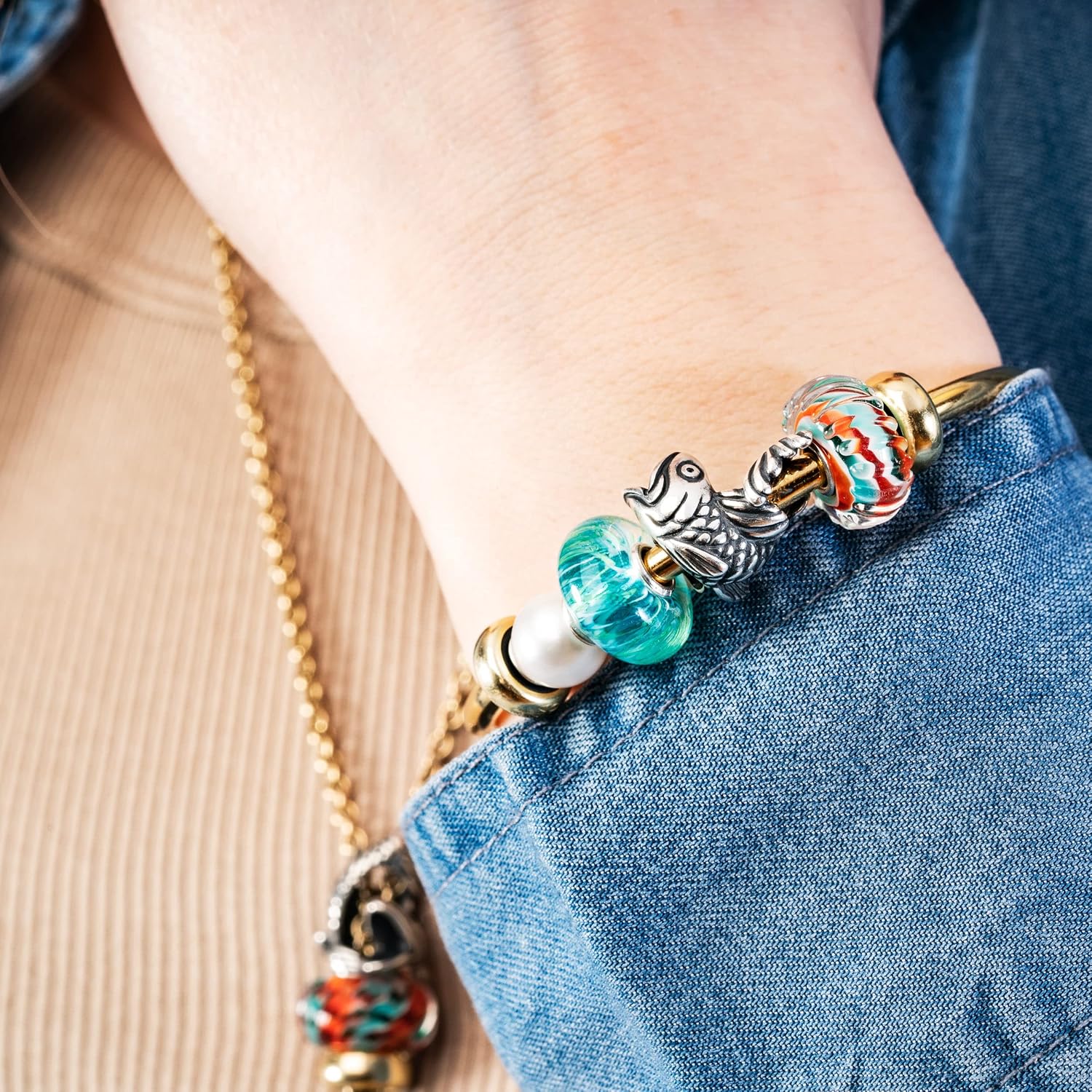 Detalle 2 de Trollbeads Palazzo del ghiaccio (TGLBE-20364) – Bead in vetro blu, misura unica