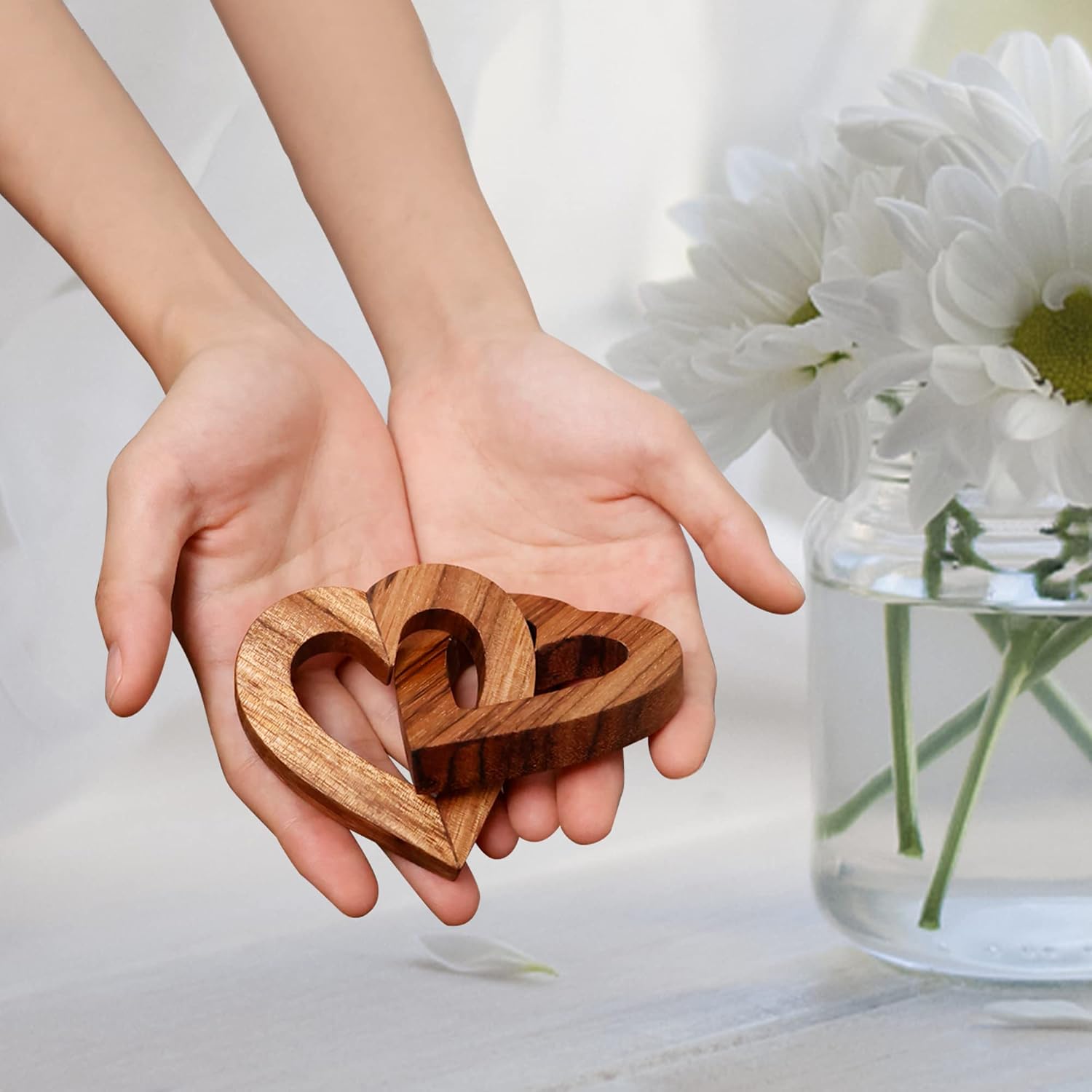 Detalle de Valentine Day Romantic Olive Wood Heart Gift for Her by Lightzz (7cm)