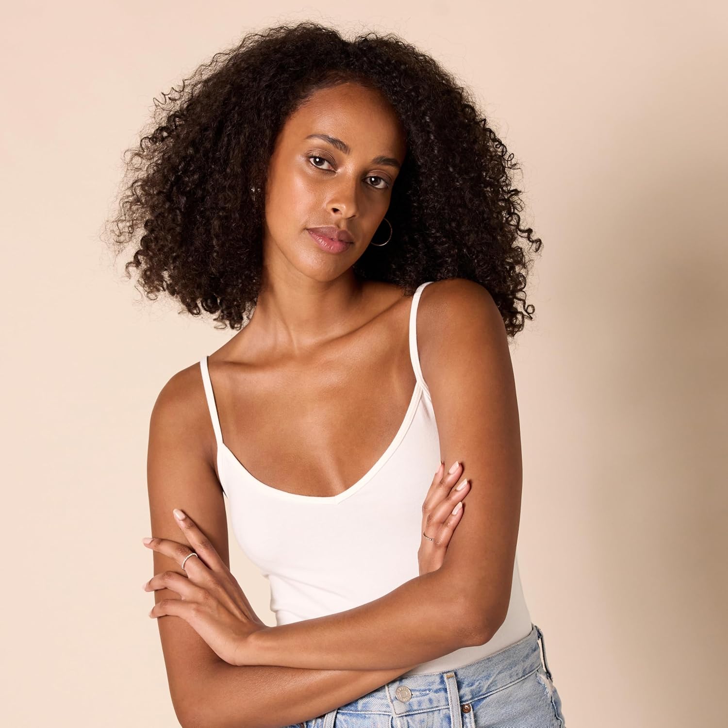 Thumbnail 3 de Amazon Essentials Women's Knitted V-Neck Layering Cami (Available in Plus Size) – Pack of 4