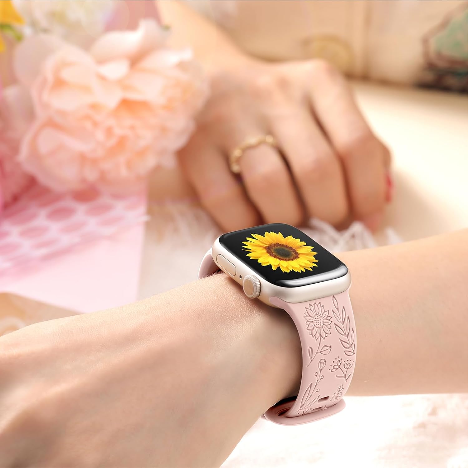 Detalle 2 de SNBLK 6-Pack Floral Engraved Silicone Apple Watch Bands, Multiple Sizes
