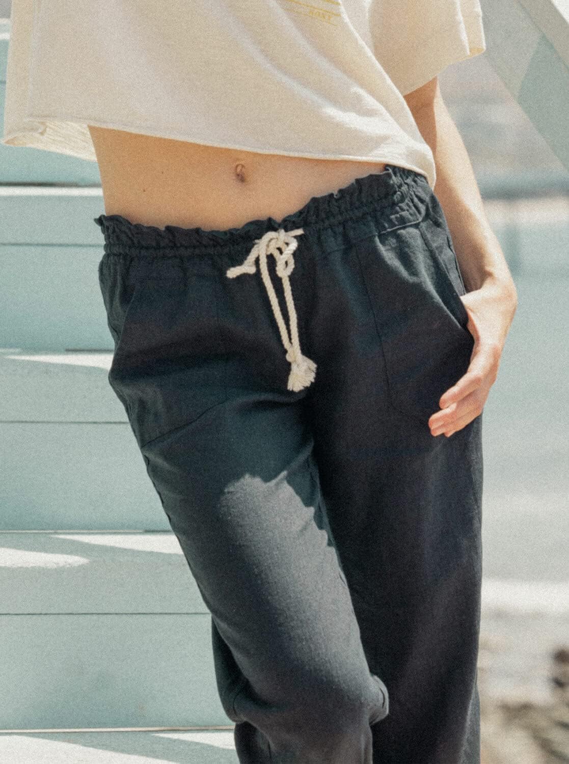 Detalle de Roxy Oceanside Pants pour Femme – coupe Flare en lin et coton, confort et style décontracté
