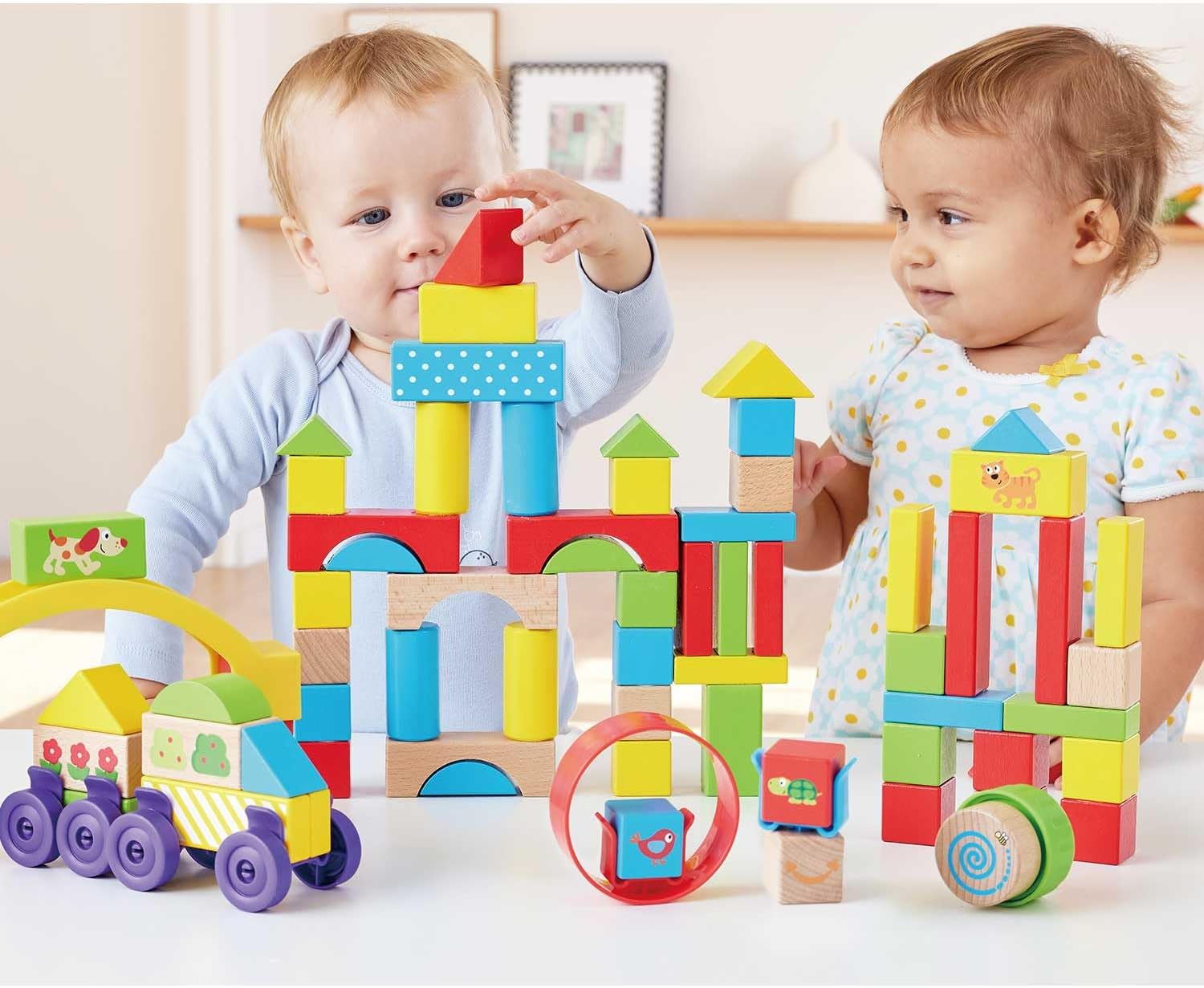 Detalle de Hape E8866 遊び方いっぱいカラフルつみき|木製・1.5才以上、アーチや回転パーツ入り