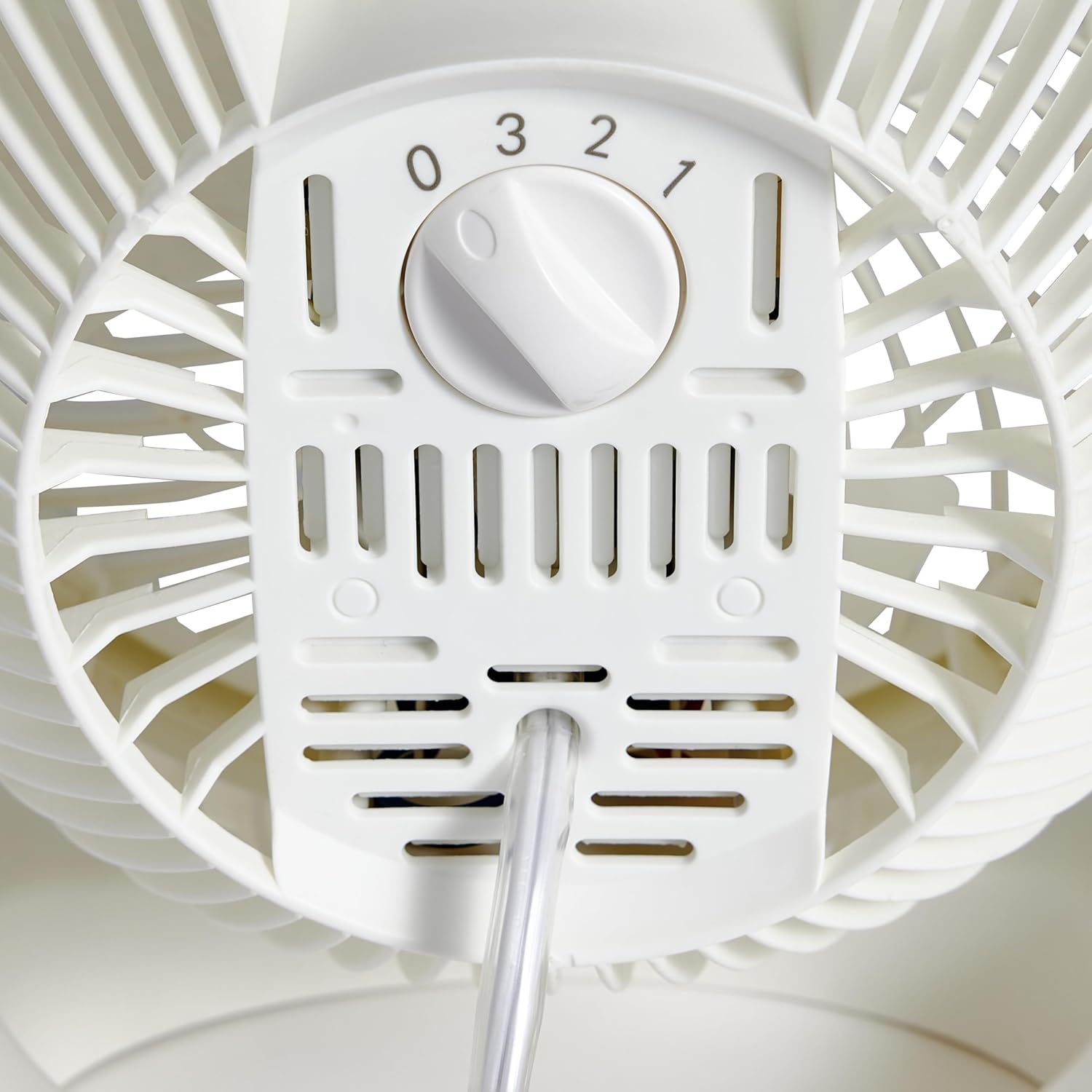 Detalle de Amazon Basics Portable Desk Fan, 7-Inch Quiet Operation, 3 Speed Settings