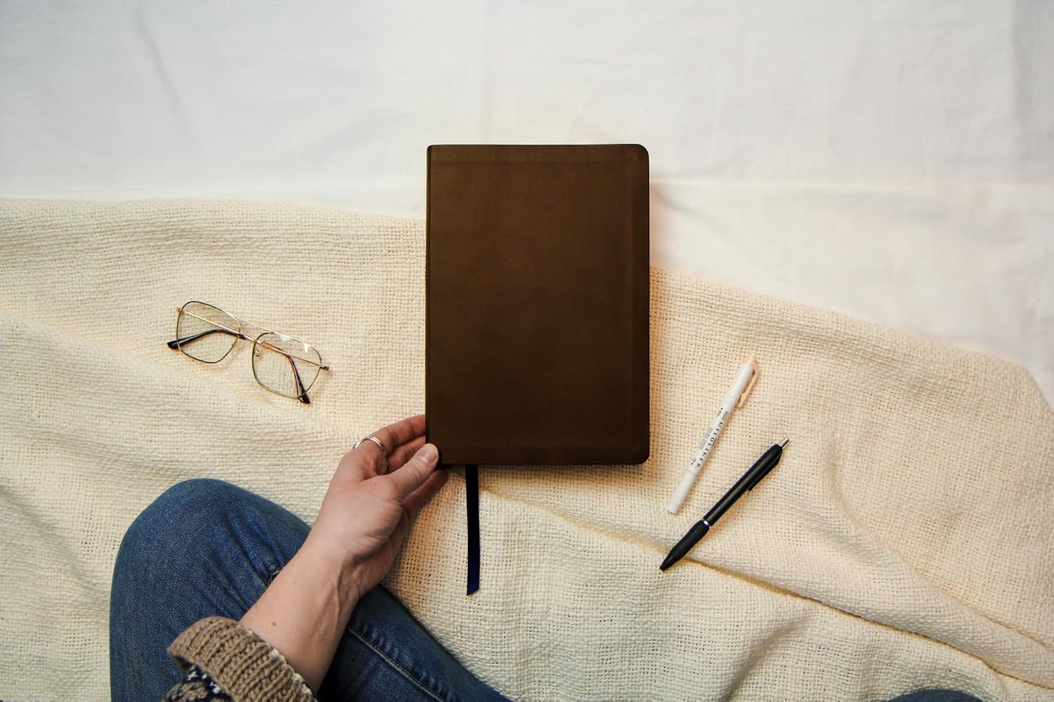 Detalle 2 de The Bible Recap 365-Day Chronological Study Bible, ESV, Imitation Leather