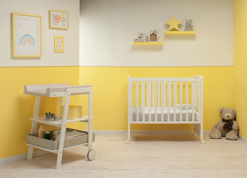 Detalle de Lettino culla con sponda a scomparsa Pikkoletto di Foppapedretti: versatilità e stile Made in Italy
