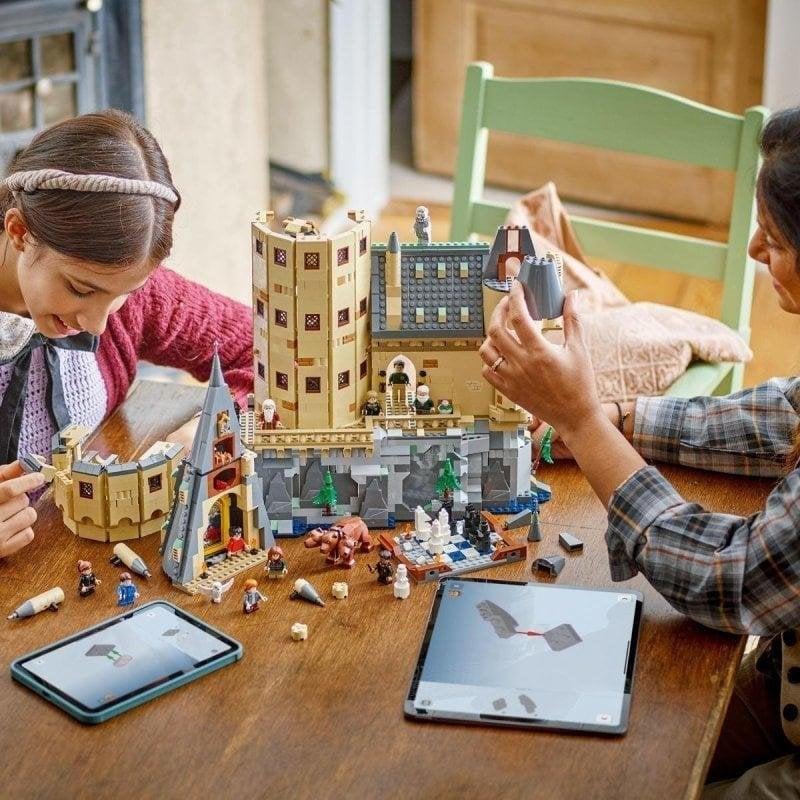 Detalle 2 de LEGO Harry Potter Castillo Hogwarts Torre Central (76454) – 2135 piezas