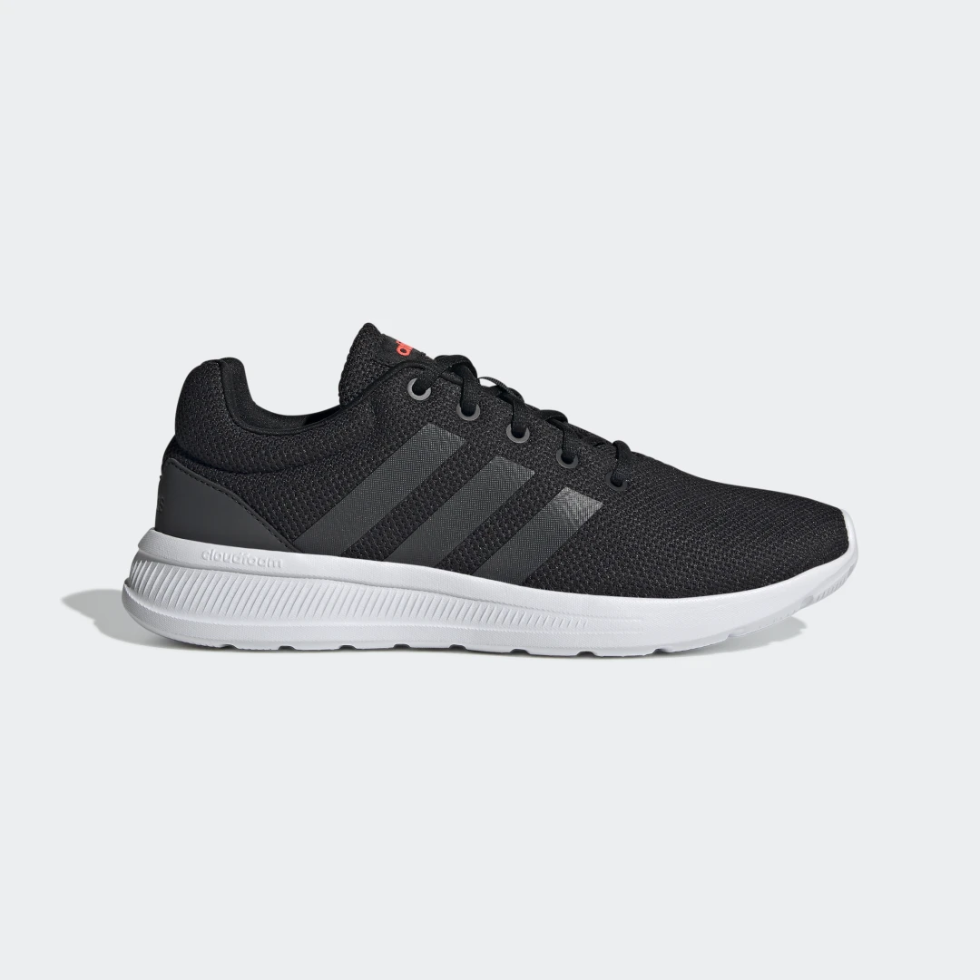 Detalle de Adidas Lite Racer CLN 2.0 en negro: zapatilla versátil para uso diario