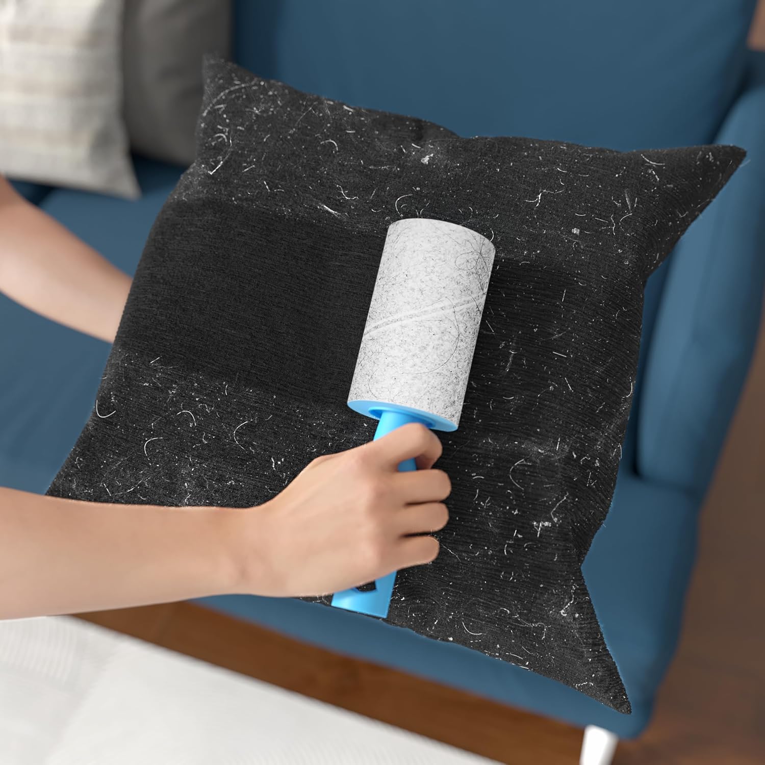 Detalle 2 de Lint Rollers 400 Sheets Lint Remover for Pet Hair, Couch, Clothes, Furniture and Carpet – Albatross Health New England