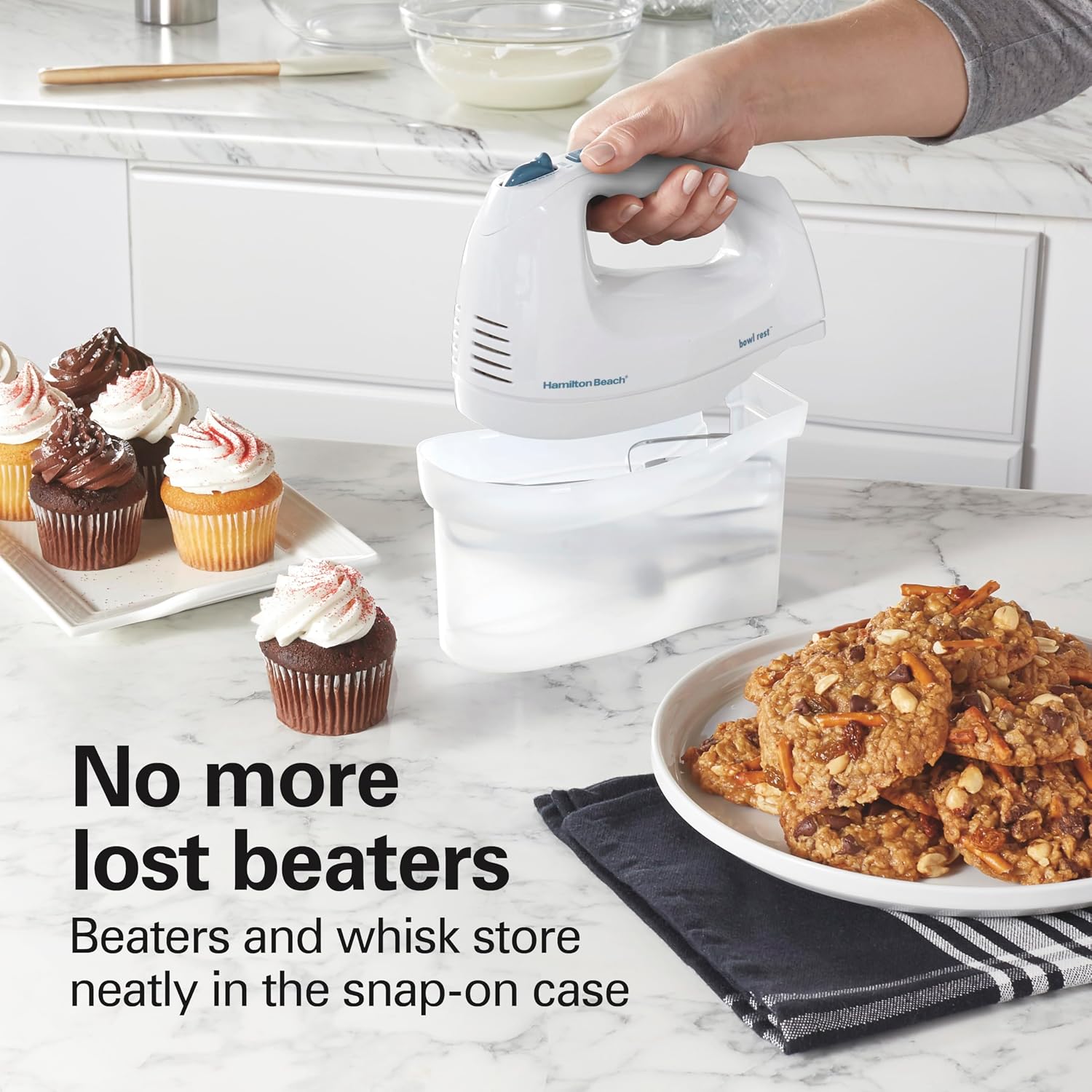 Detalle de Hamilton Beach 62682RZ Hand Mixer with Snap-On Storage Case (White)