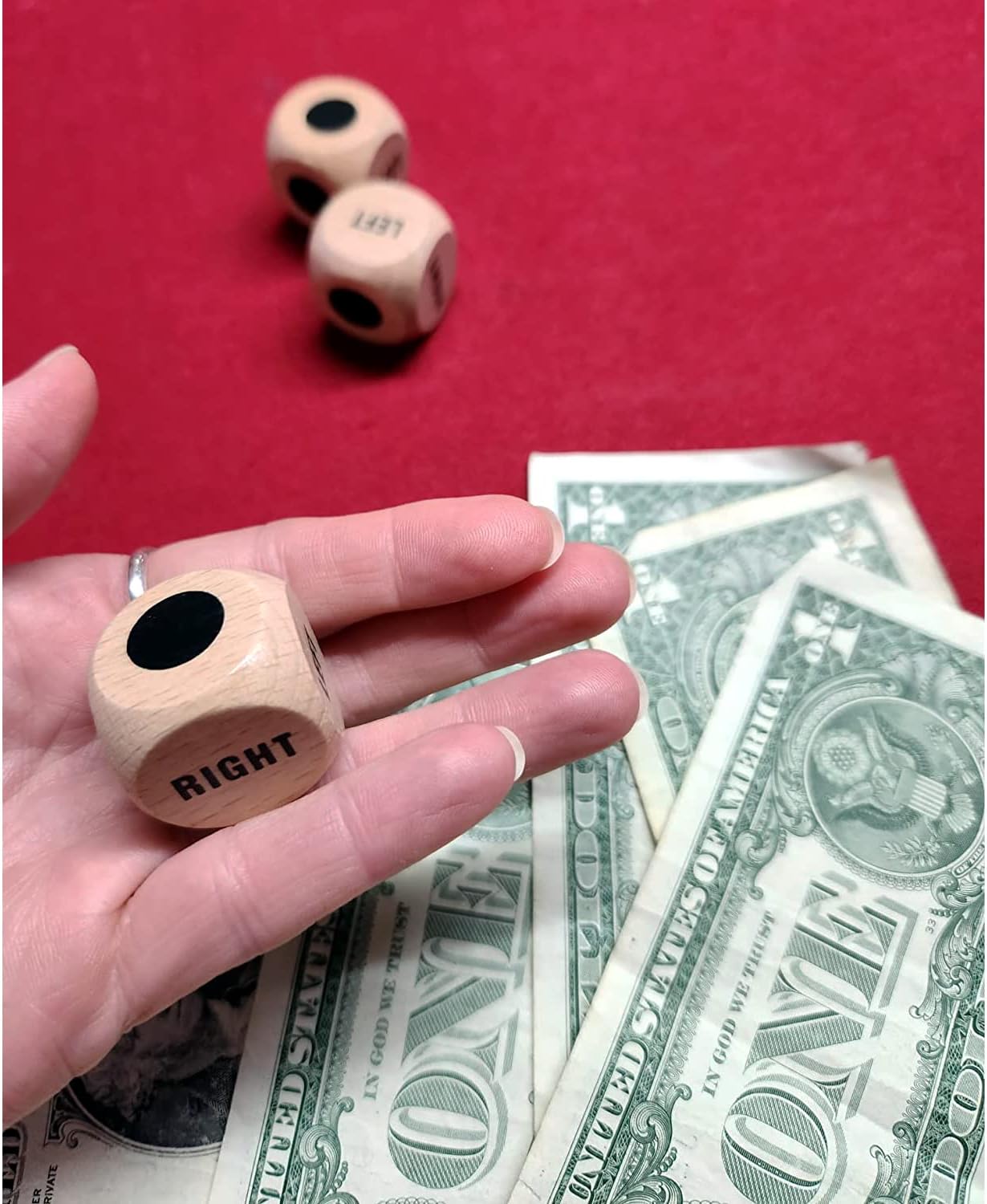 Detalle 2 de Bilywey Left Right Center Dice 1-inch set 🎲