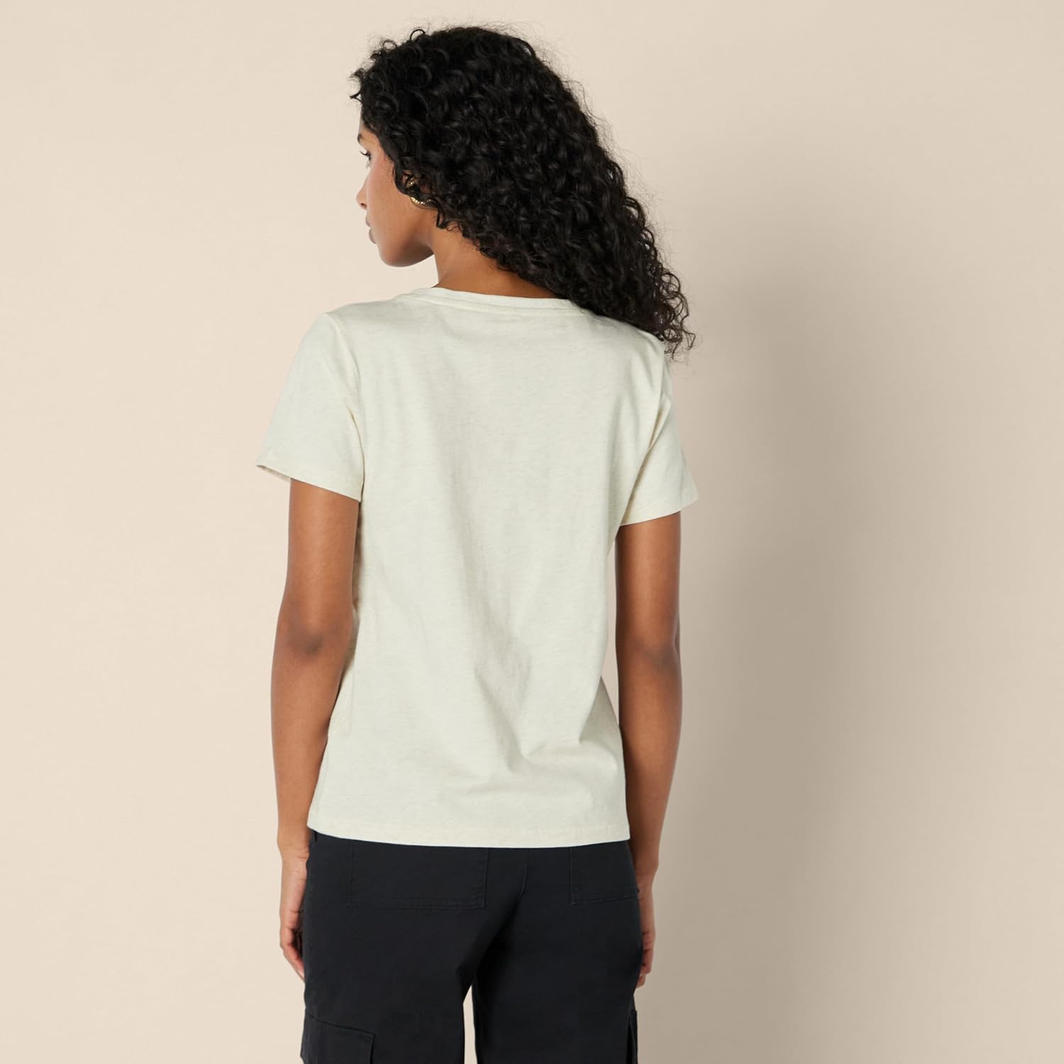 Thumbnail 1 de Damen T-Shirt mit V-Ausschnitt – Amazon Essentials Kurzarm, Regular Fit aus 100% Baumwolle