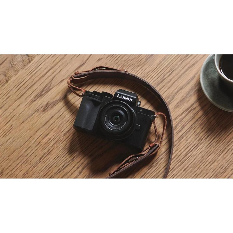 Detalle de Panasonic Lumix G100D 20.3 MP: compacta versátil con 12-32mm y Bluetooth